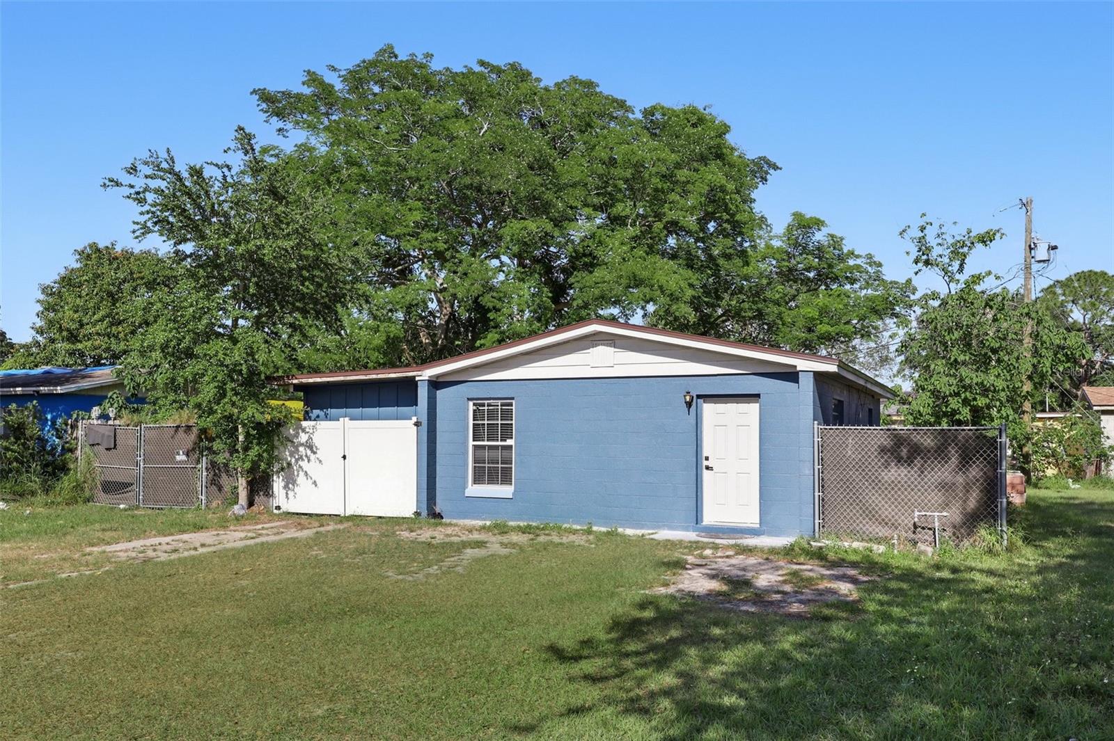 Image 21 of 24 For 7727 Arezzo Avenue
