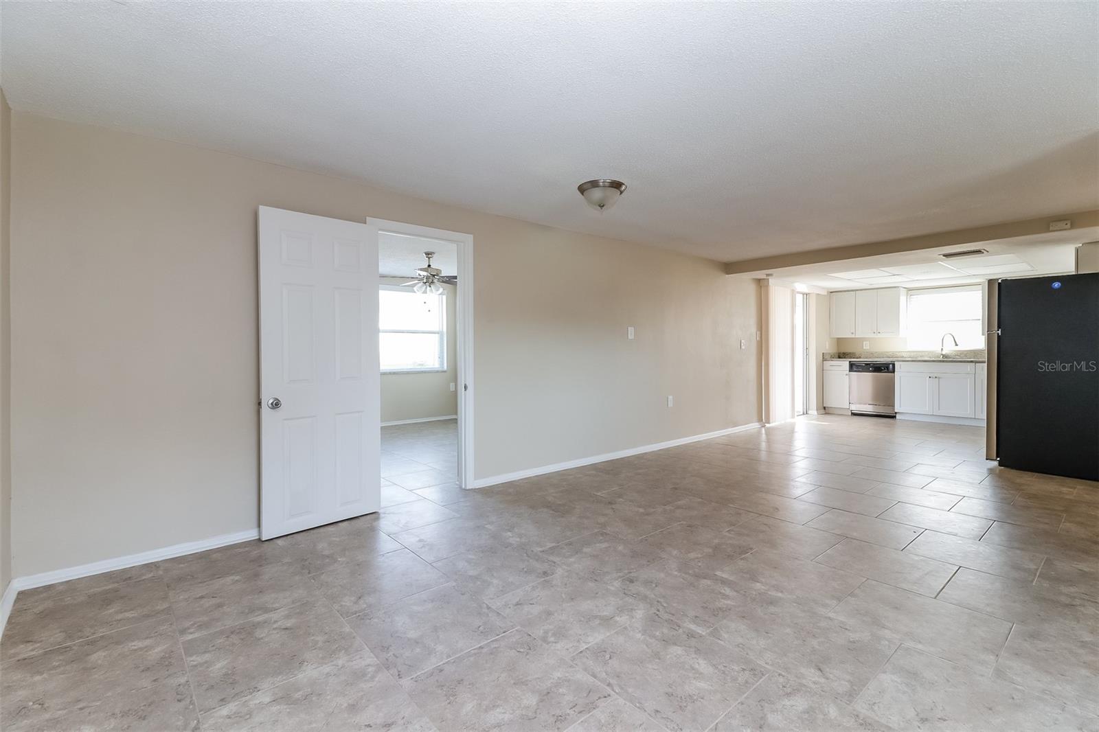 Image 3 of 15 For 9130 Hunt Club Lane