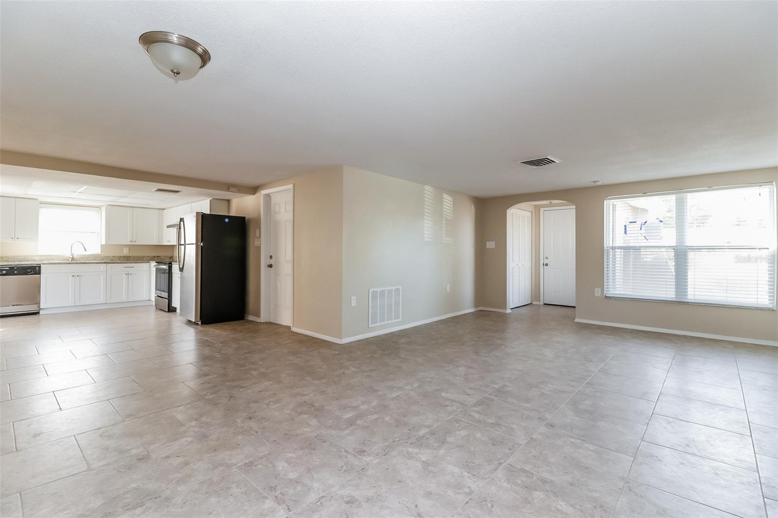 Image 4 of 15 For 9130 Hunt Club Lane