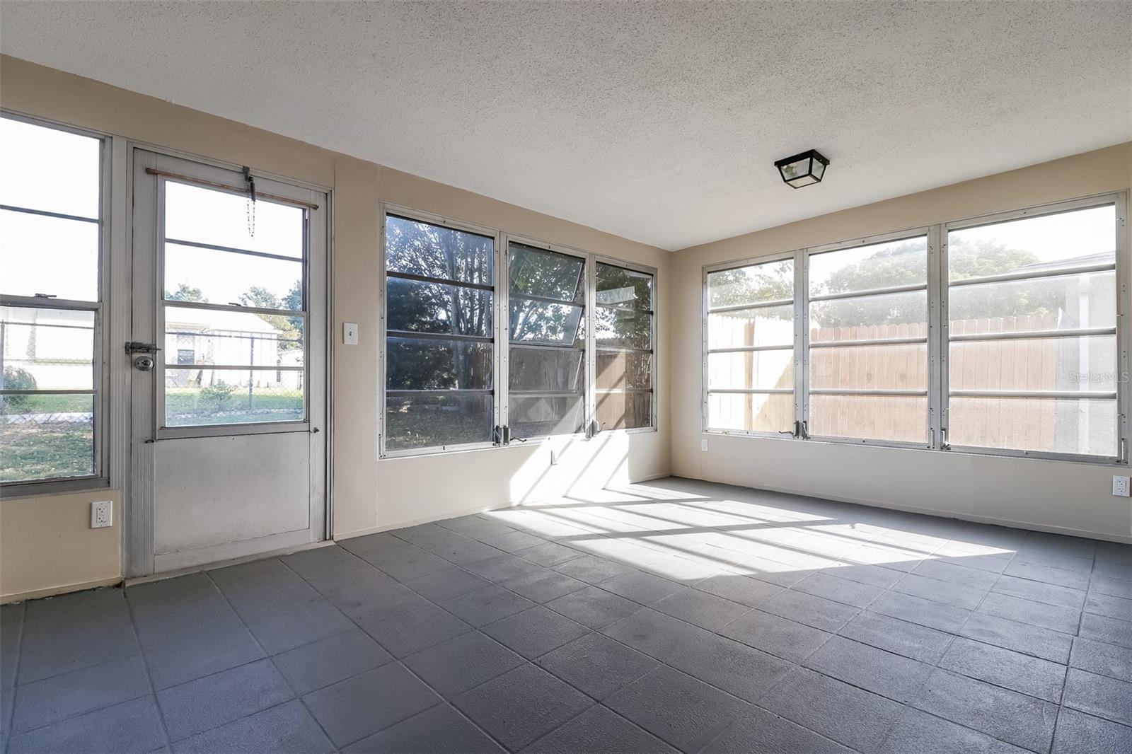 Image 8 of 15 For 9130 Hunt Club Lane