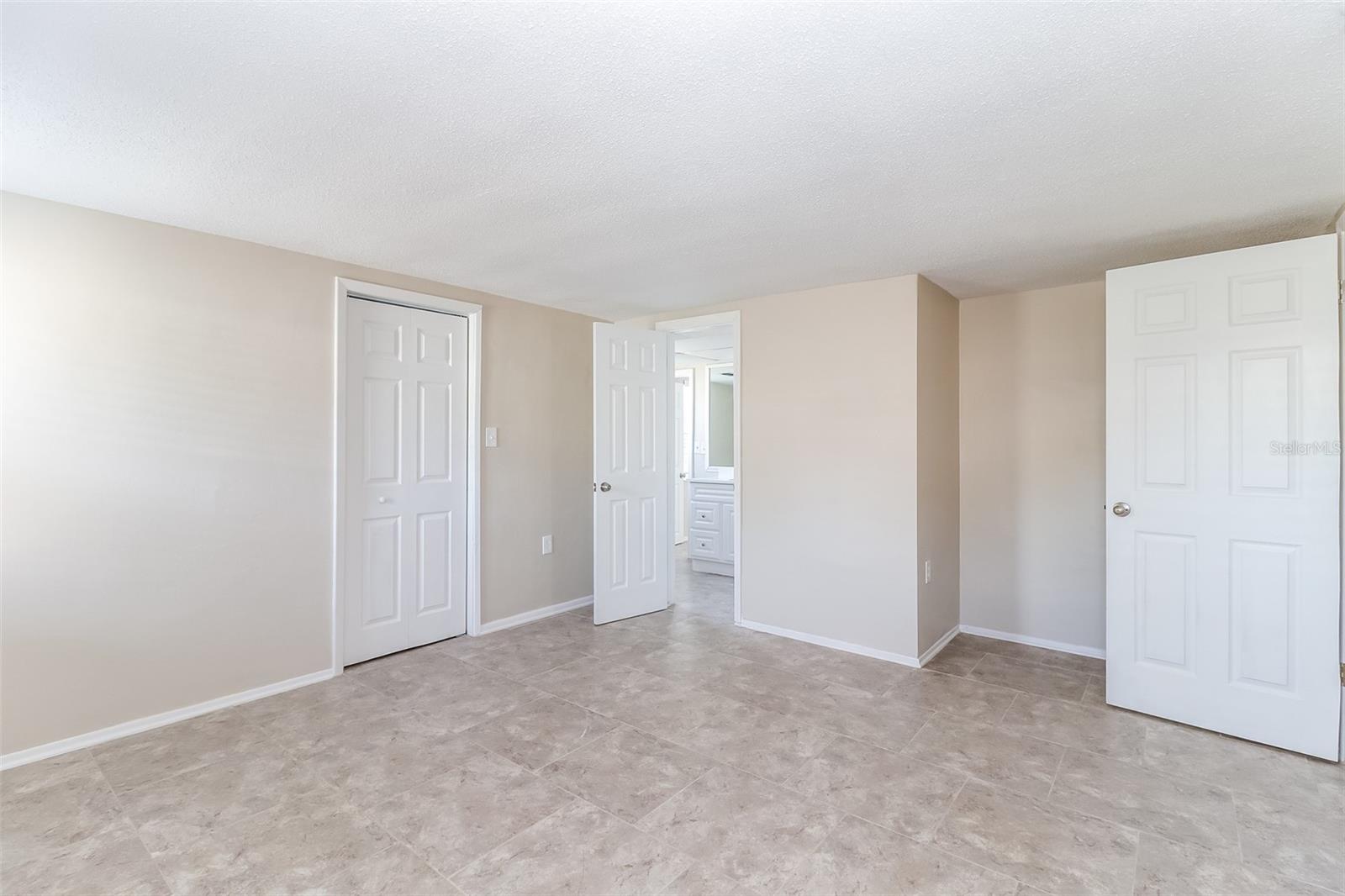 Image 9 of 15 For 9130 Hunt Club Lane