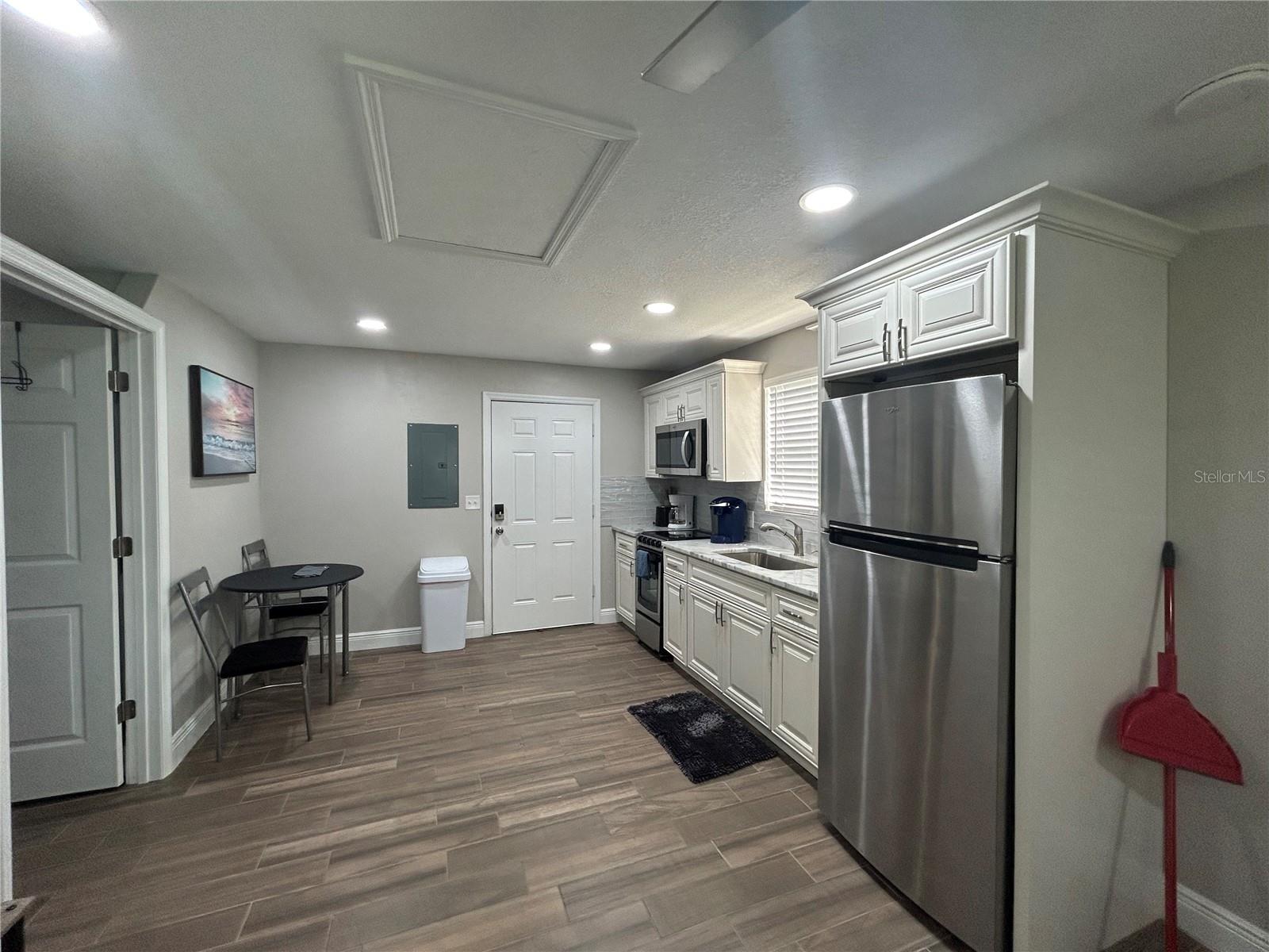 Image 7 of 24 For 318 Deer Cove Lane B
