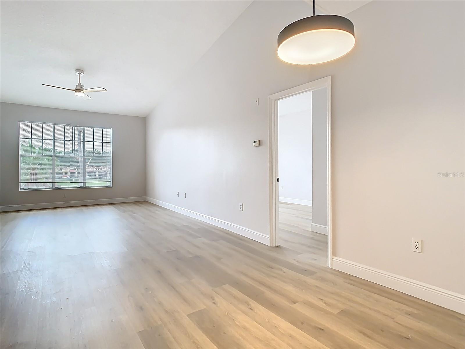 Image 12 of 66 For 5560 Metrowest Boulevard 3-304