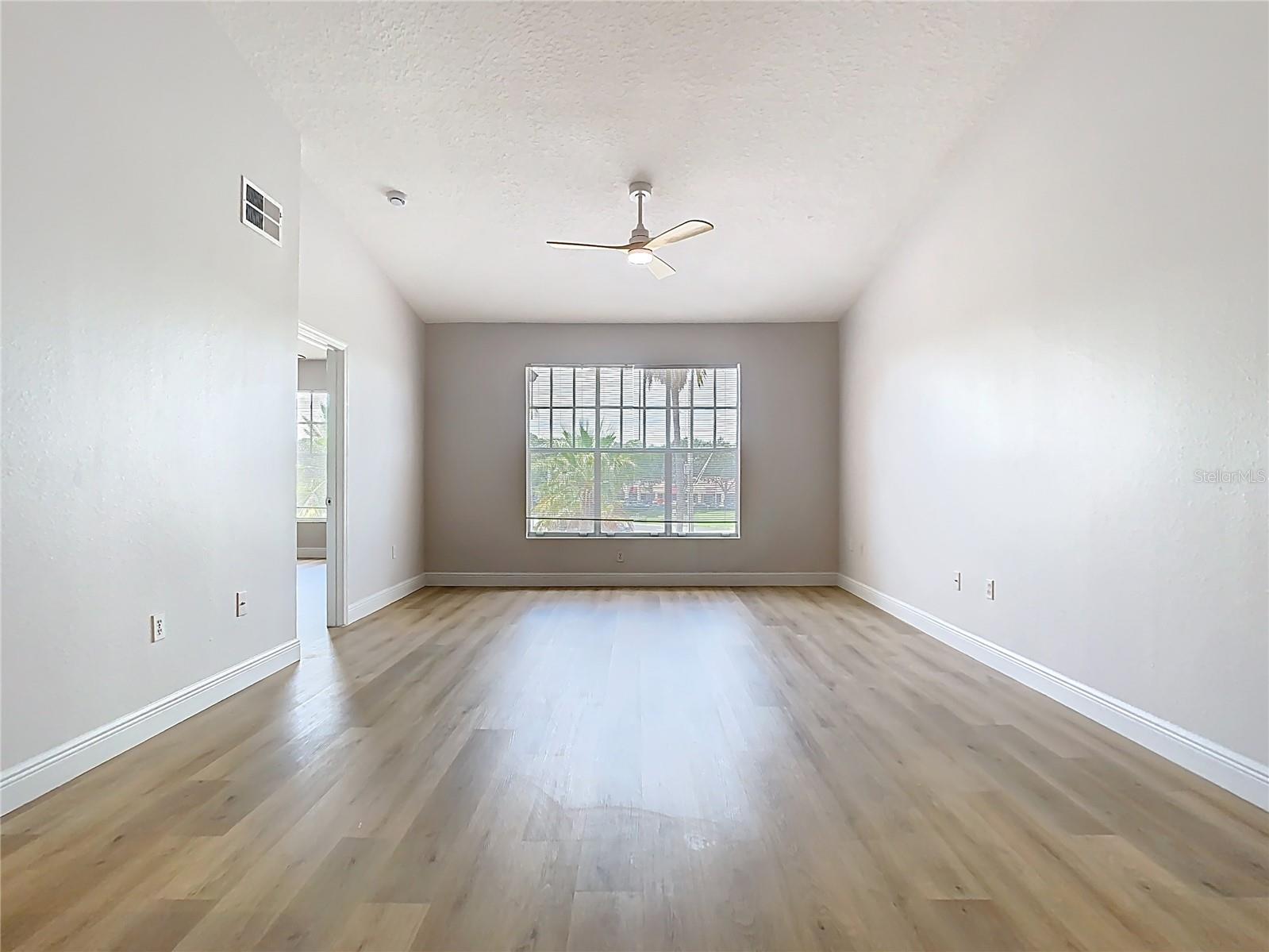 Image 16 of 66 For 5560 Metrowest Boulevard 3-304