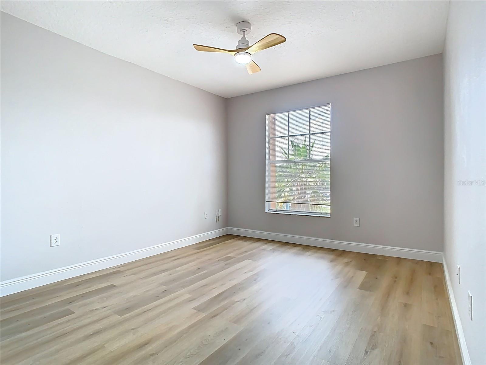 Image 21 of 66 For 5560 Metrowest Boulevard 3-304