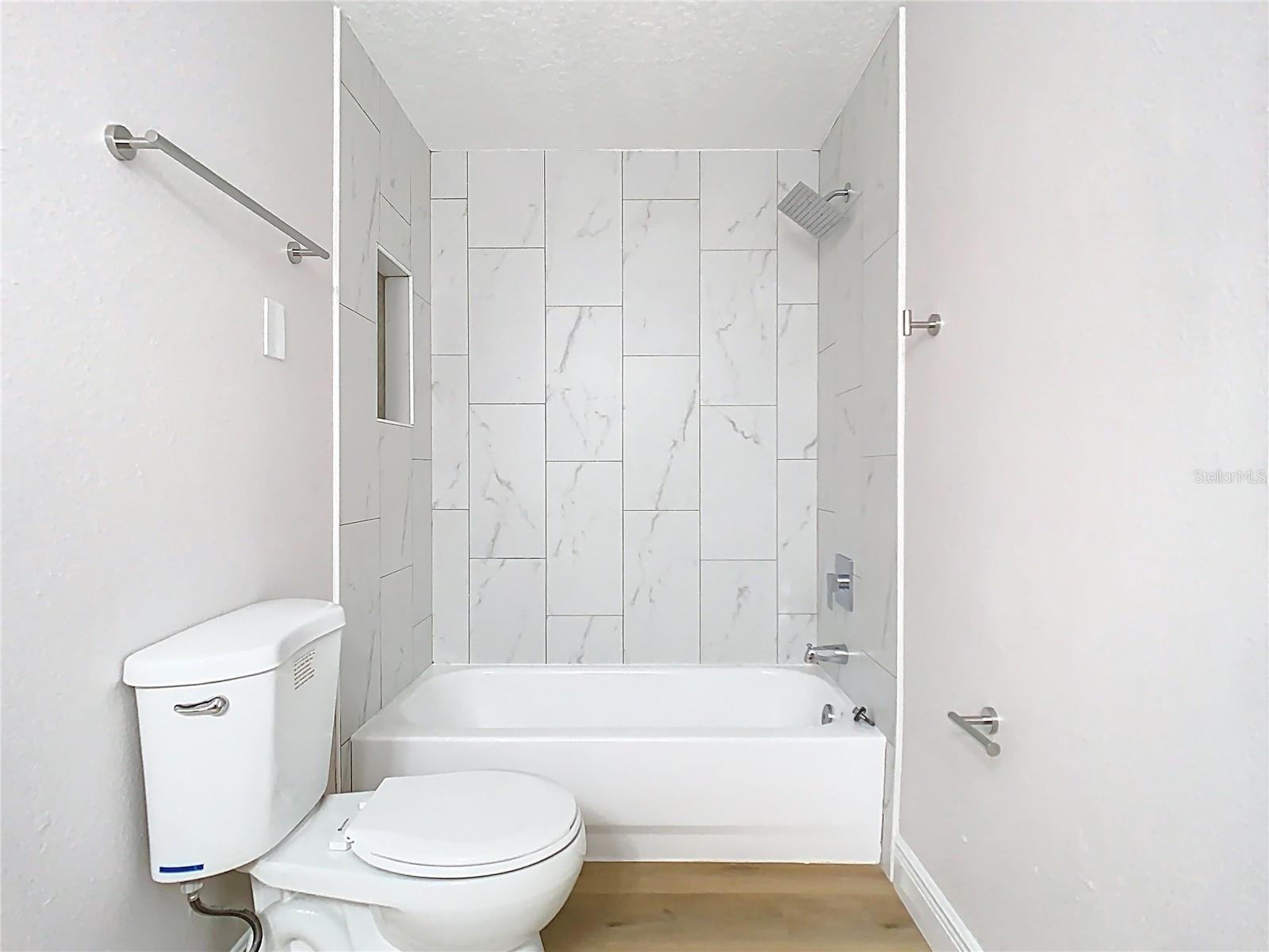 Image 30 of 66 For 5560 Metrowest Boulevard 3-304