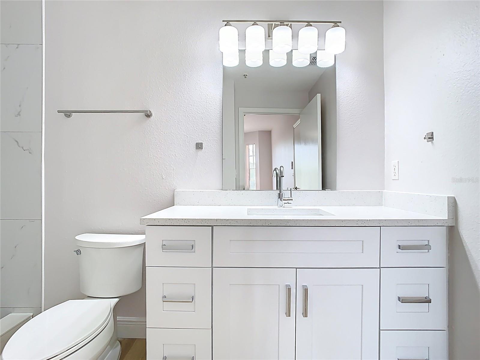 Image 37 of 66 For 5560 Metrowest Boulevard 3-304
