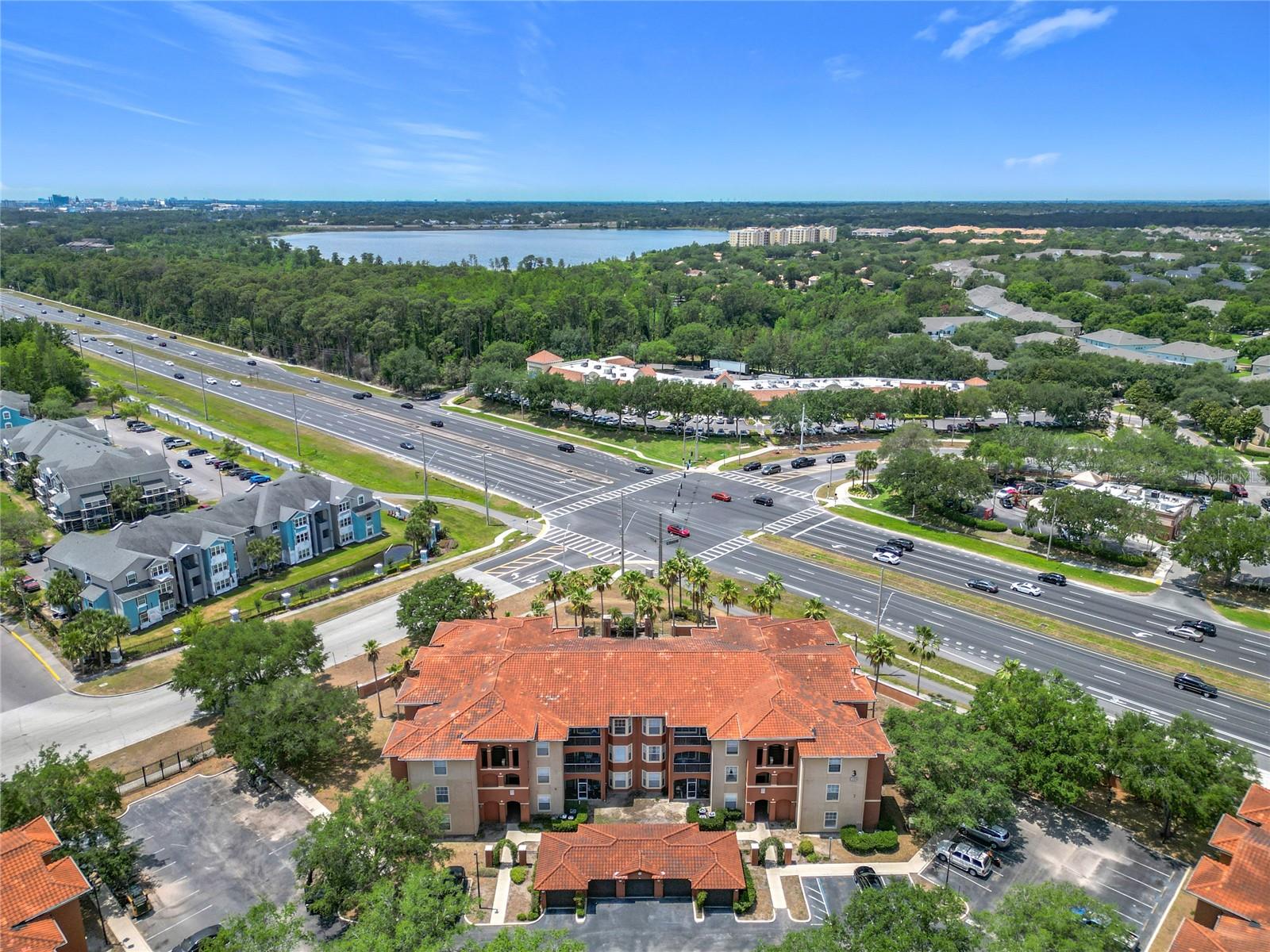 Image 41 of 66 For 5560 Metrowest Boulevard 3-304