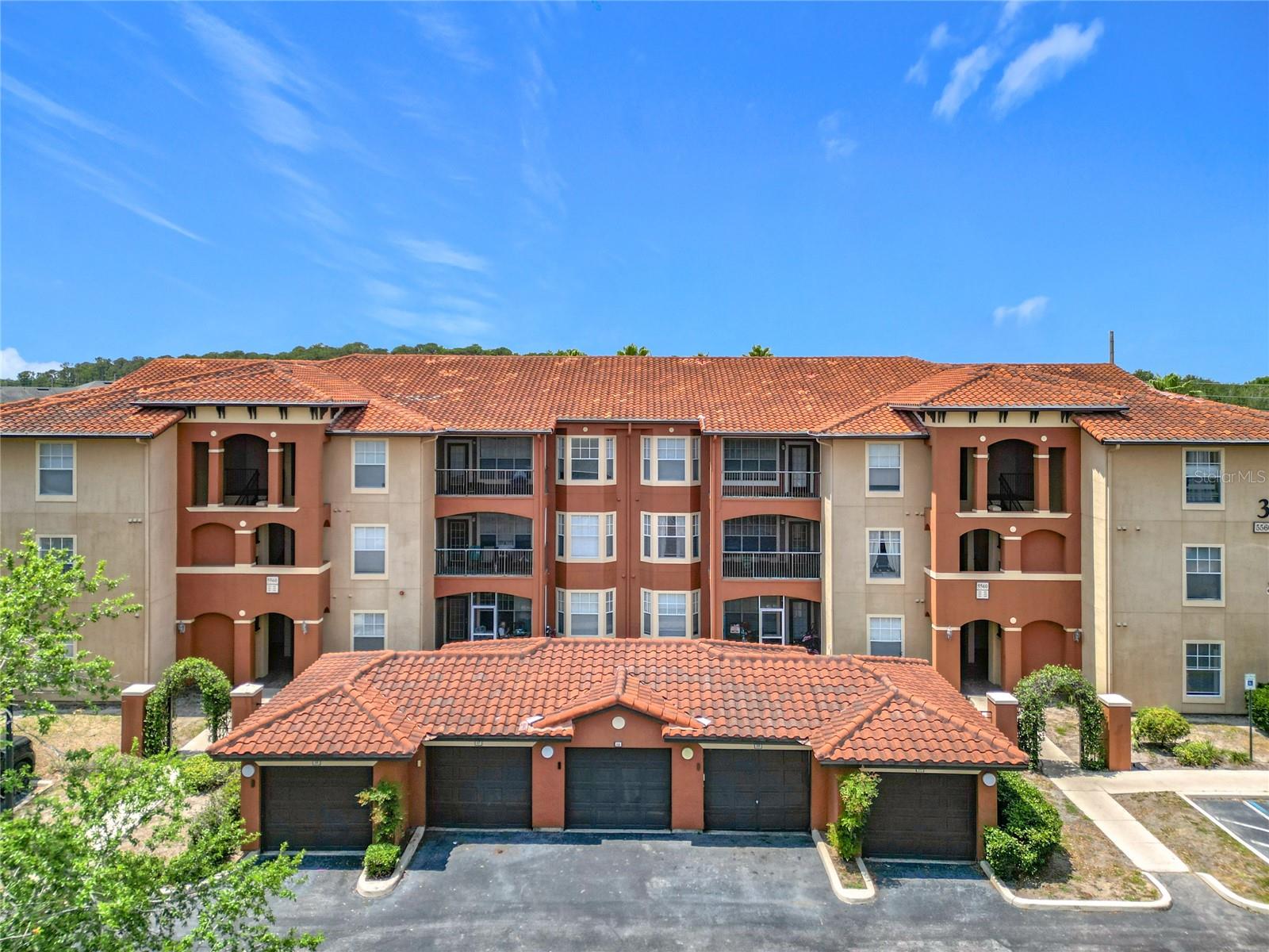 Image 44 of 66 For 5560 Metrowest Boulevard 3-304