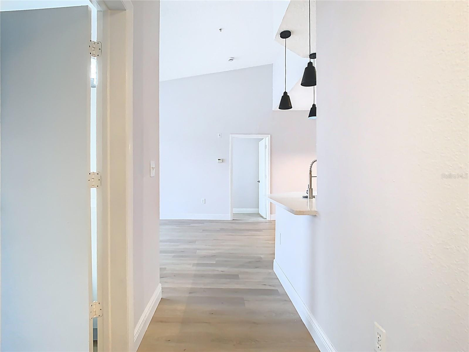 Image 5 of 66 For 5560 Metrowest Boulevard 3-304