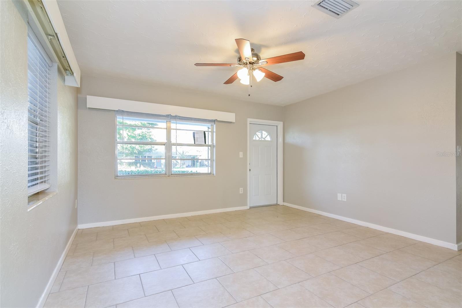 Image 3 of 16 For 3307 16th Avenue W