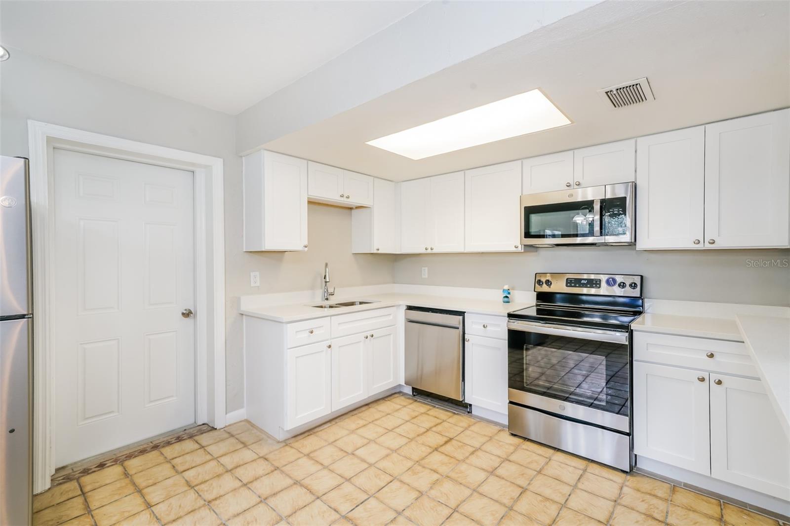 Image 7 of 16 For 9200 53rd Way N