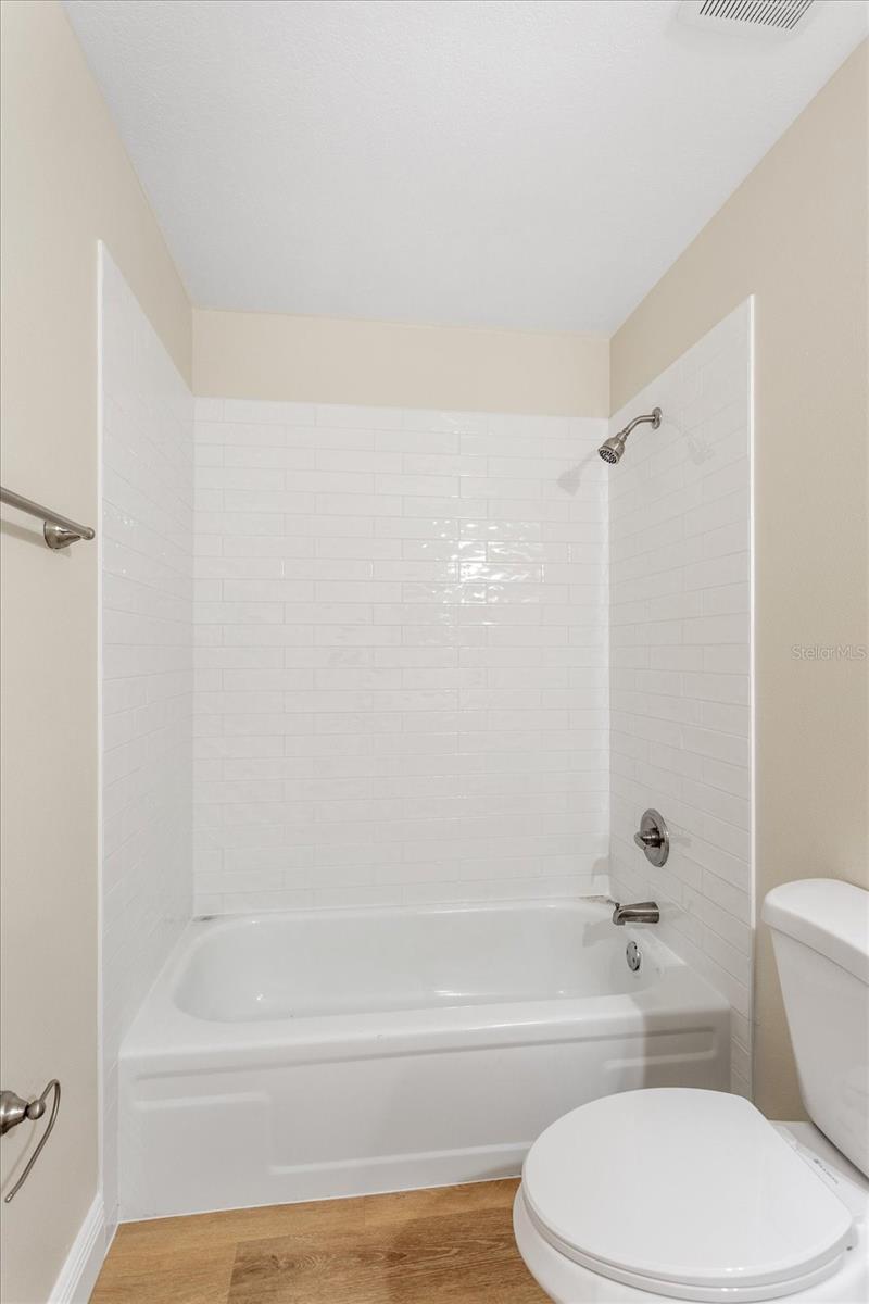 Image 13 of 26 For 725 Northlake Boulevard 78