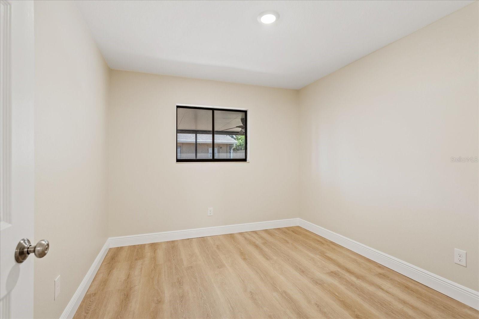 Image 15 of 26 For 725 Northlake Boulevard 78