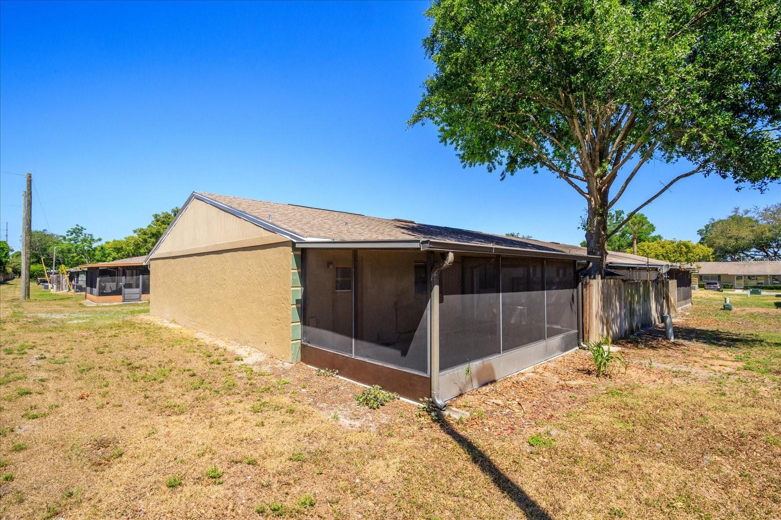 Image 22 of 26 For 725 Northlake Boulevard 78