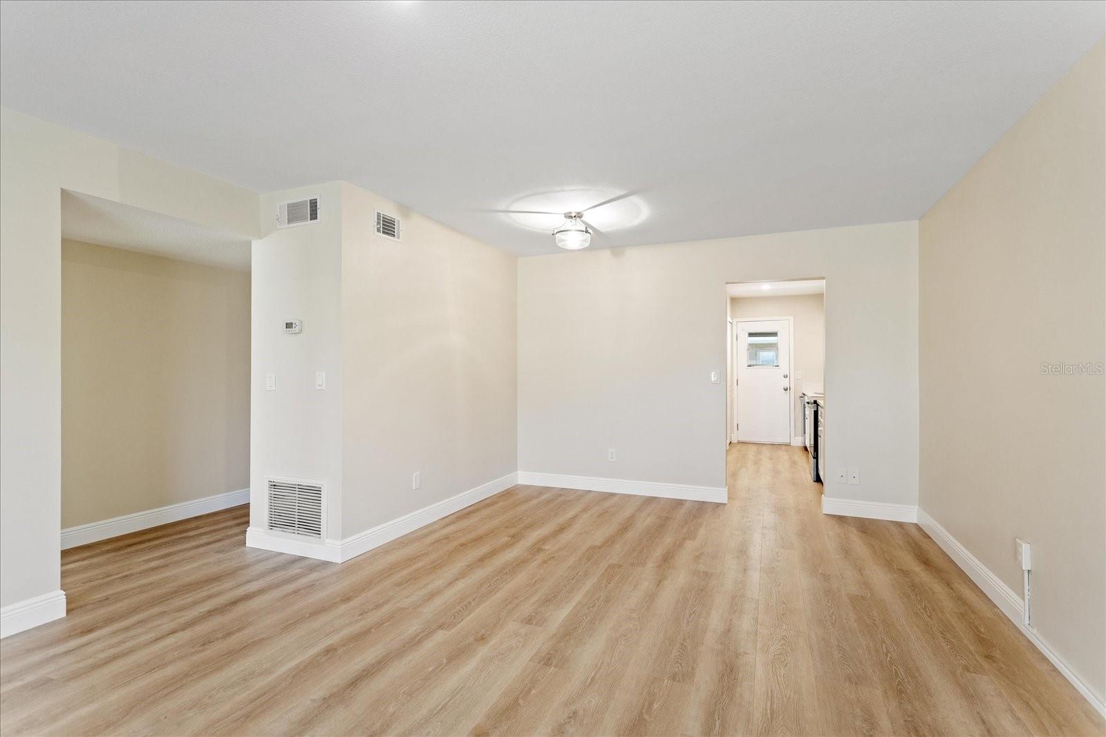 Image 7 of 26 For 725 Northlake Boulevard 78