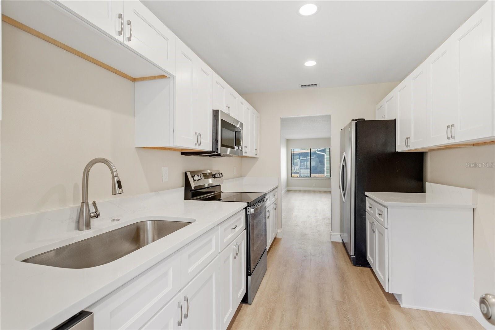 Image 9 of 26 For 725 Northlake Boulevard 78