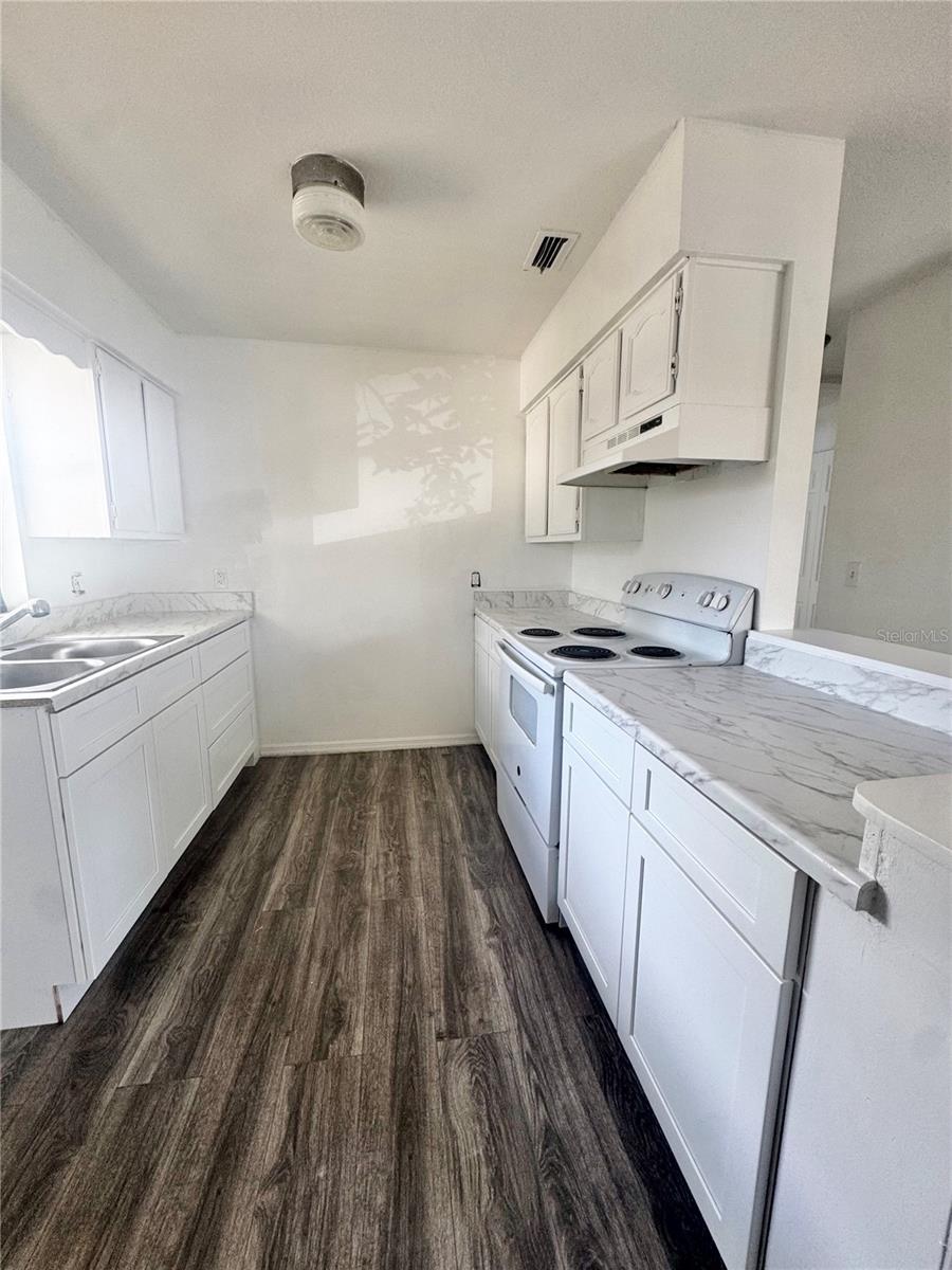 Image 2 of 6 For 1809 Bronson Drive C