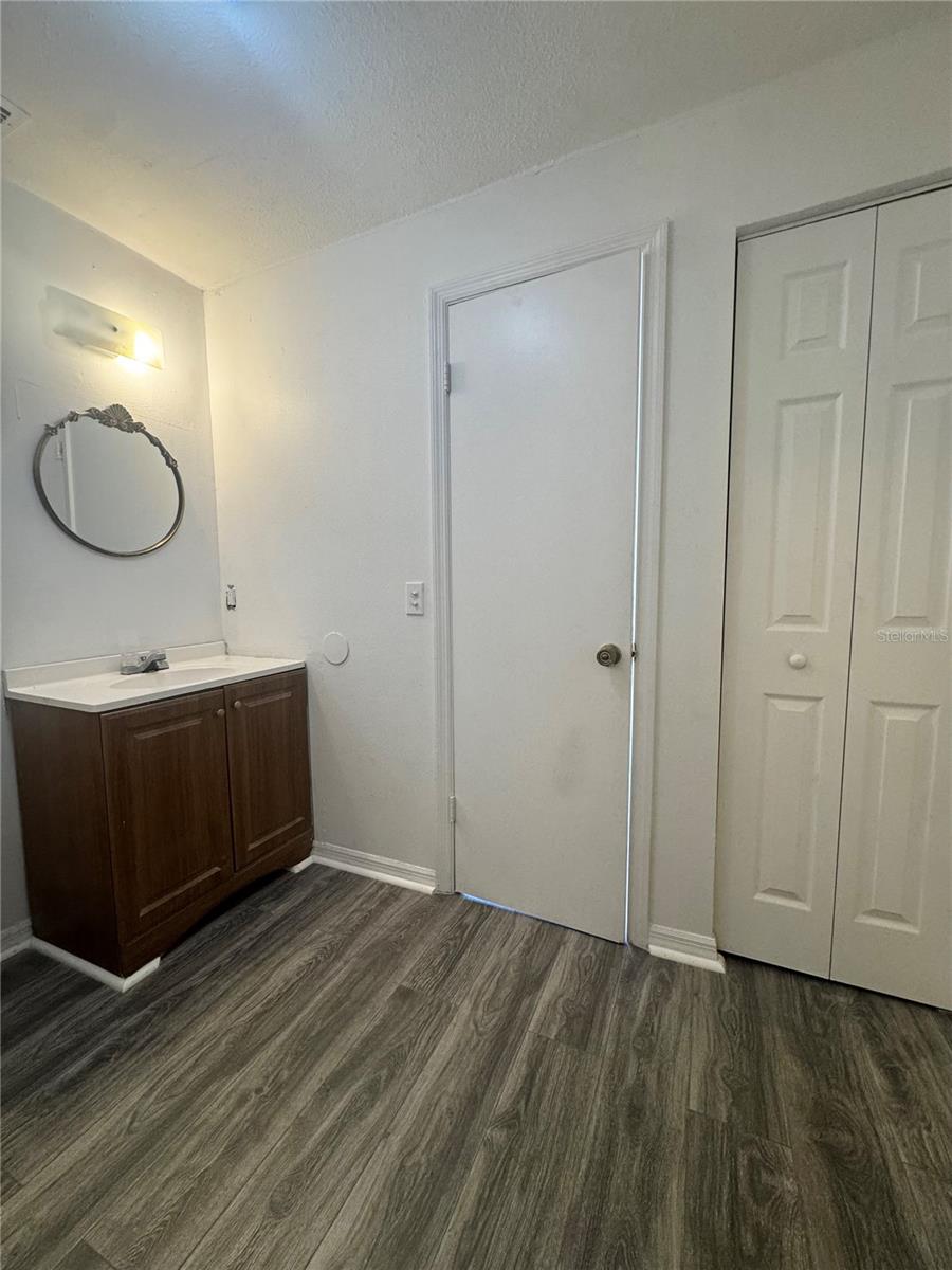 Image 3 of 6 For 1809 Bronson Drive C