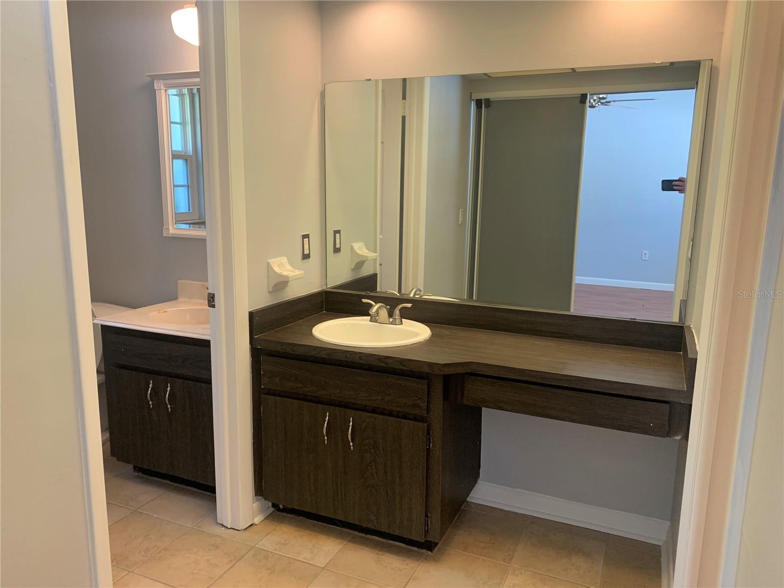 Image 10 of 25 For 523 Spring Oaks Boulevard