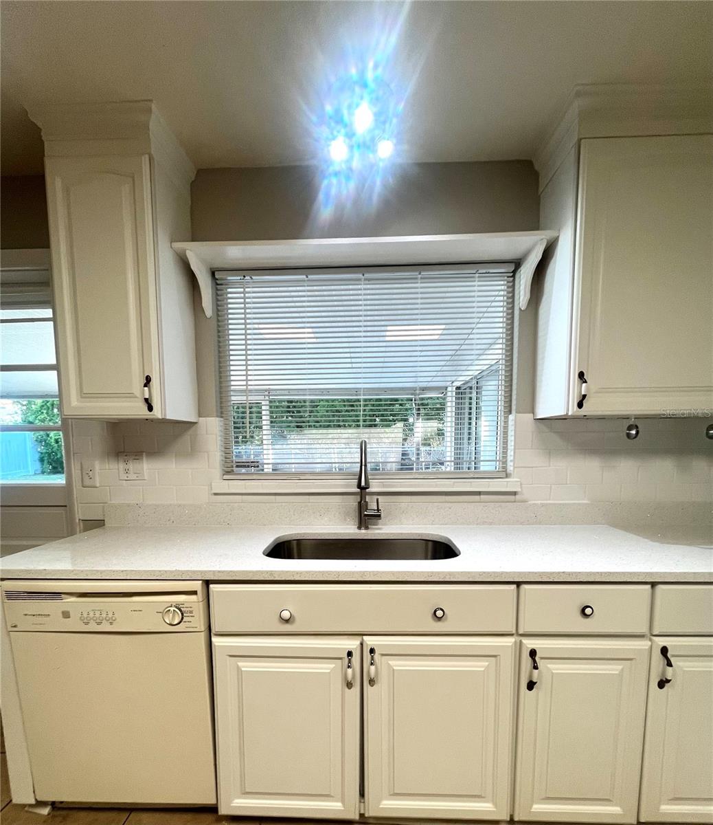 Image 5 of 25 For 523 Spring Oaks Boulevard