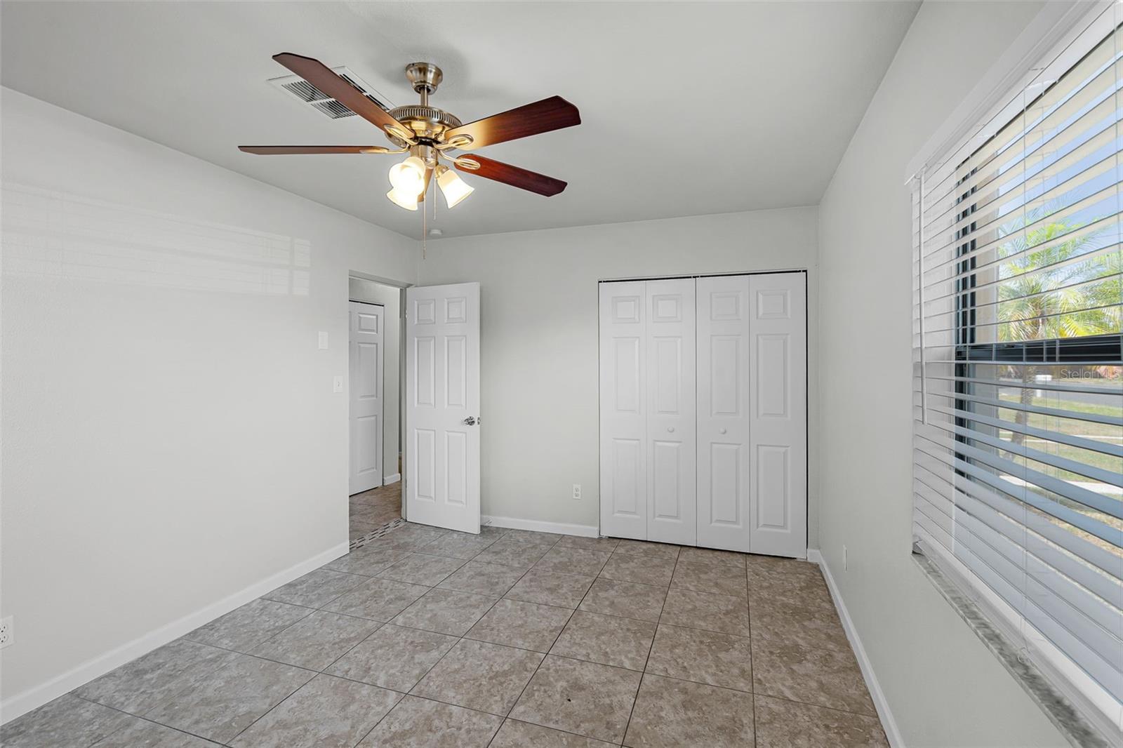 Image 21 of 35 For 1916 Colton Drive