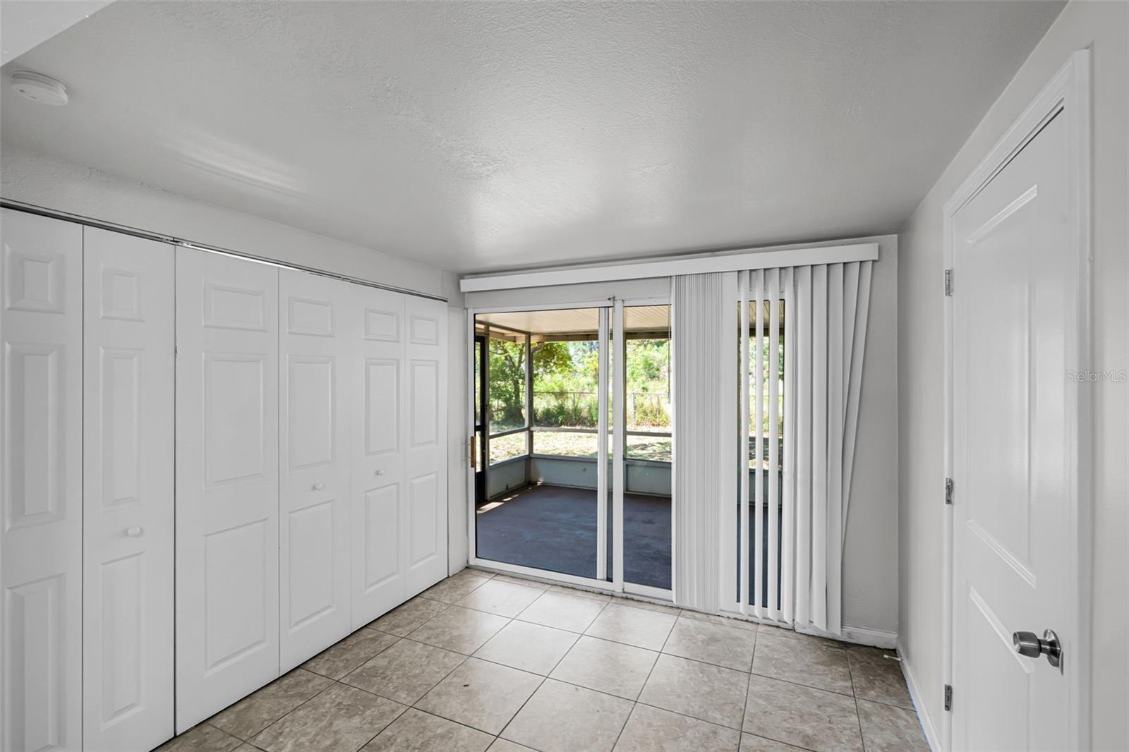 Image 7 of 35 For 1916 Colton Drive