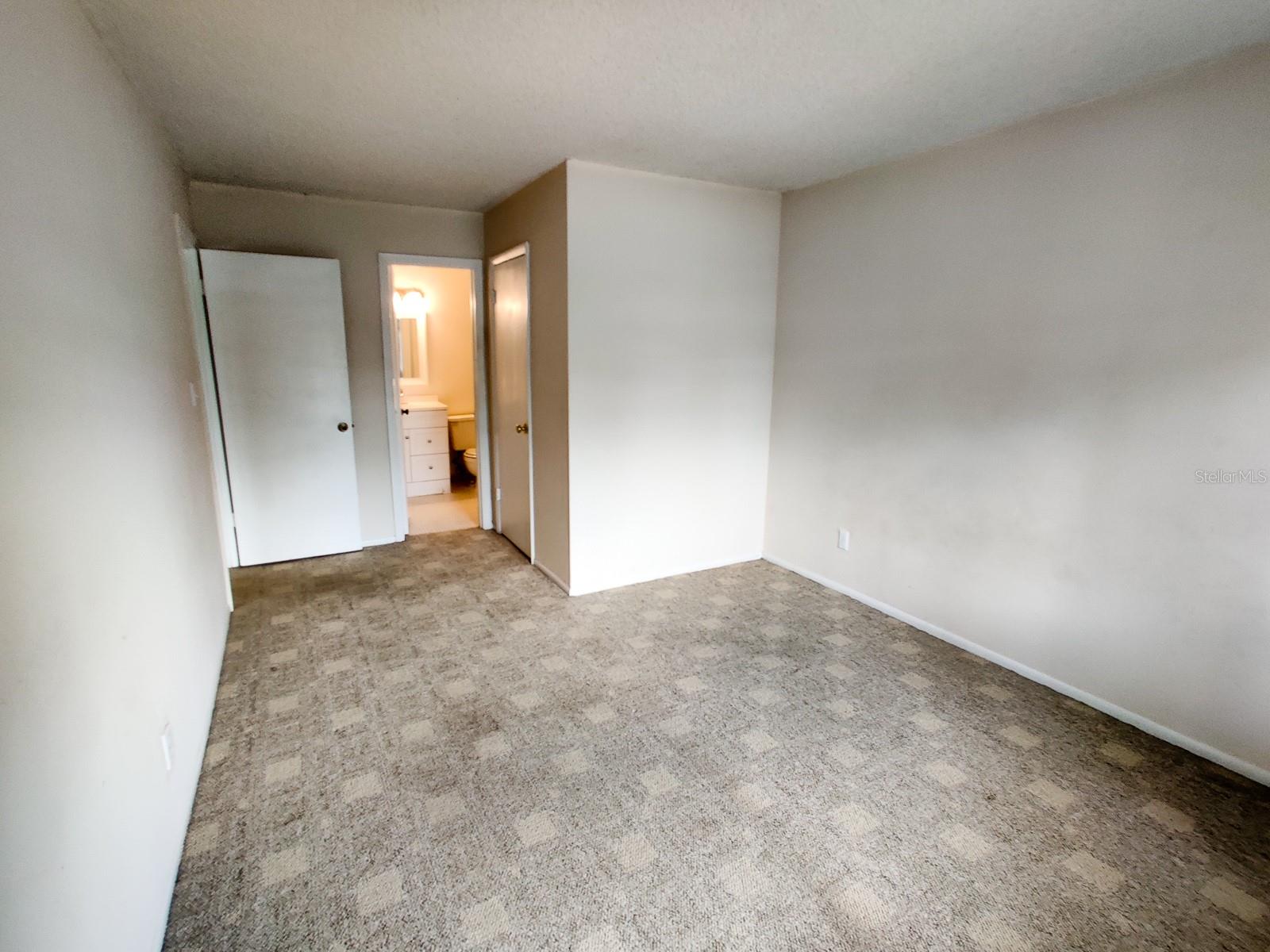 Image 17 of 28 For 177 Springwood Circle D