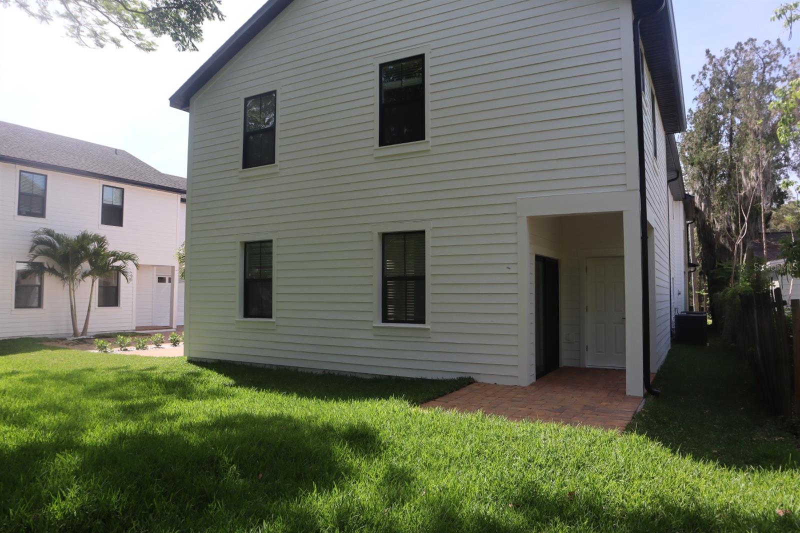 Image 23 of 31 For 1319 Weber Street
