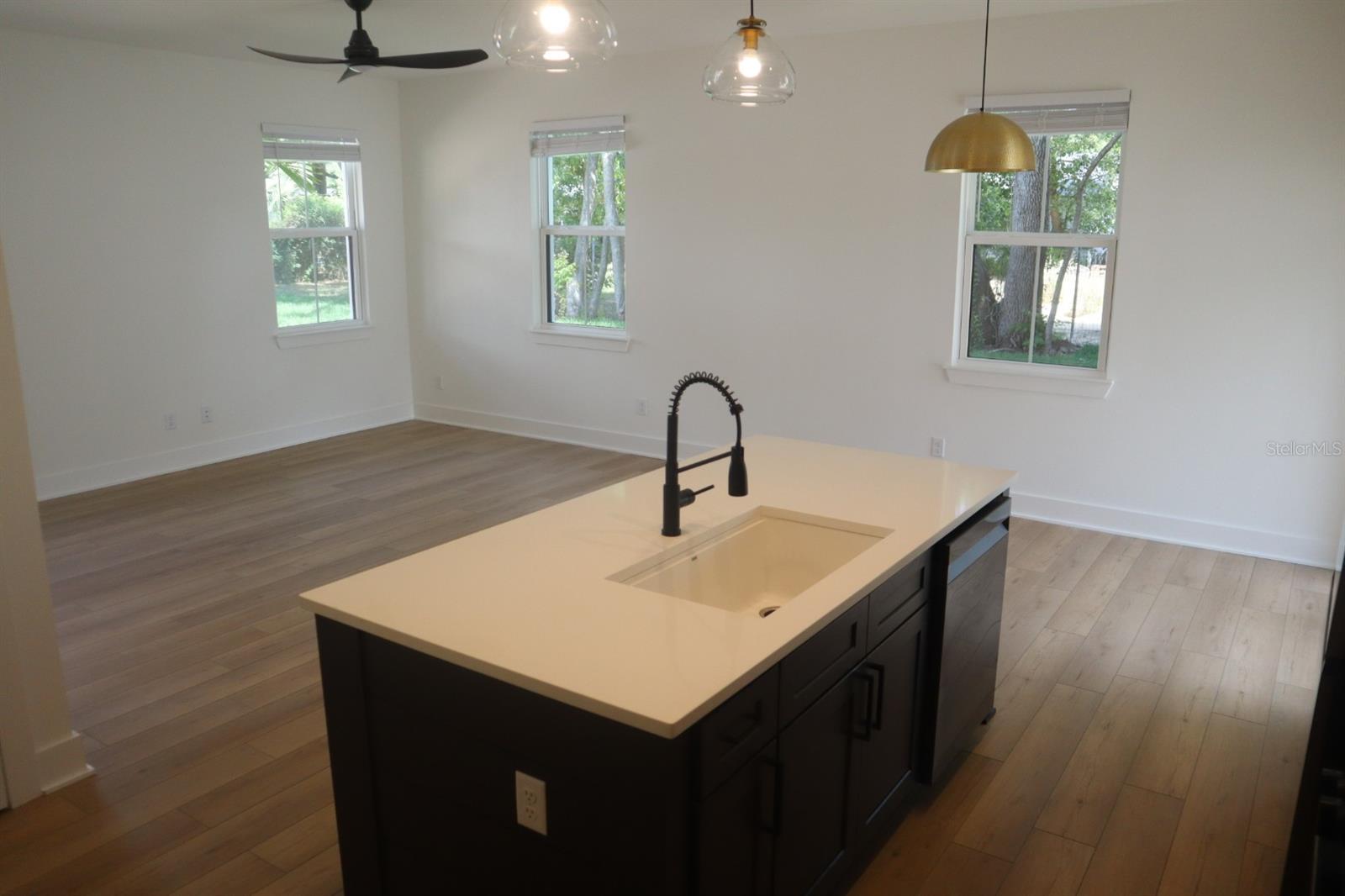 Image 4 of 31 For 1319 Weber Street