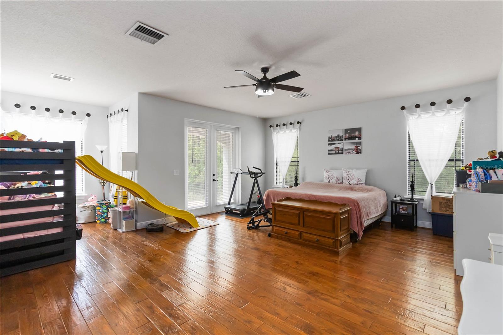 Image 18 of 56 For 5920 Edgerton Avenue