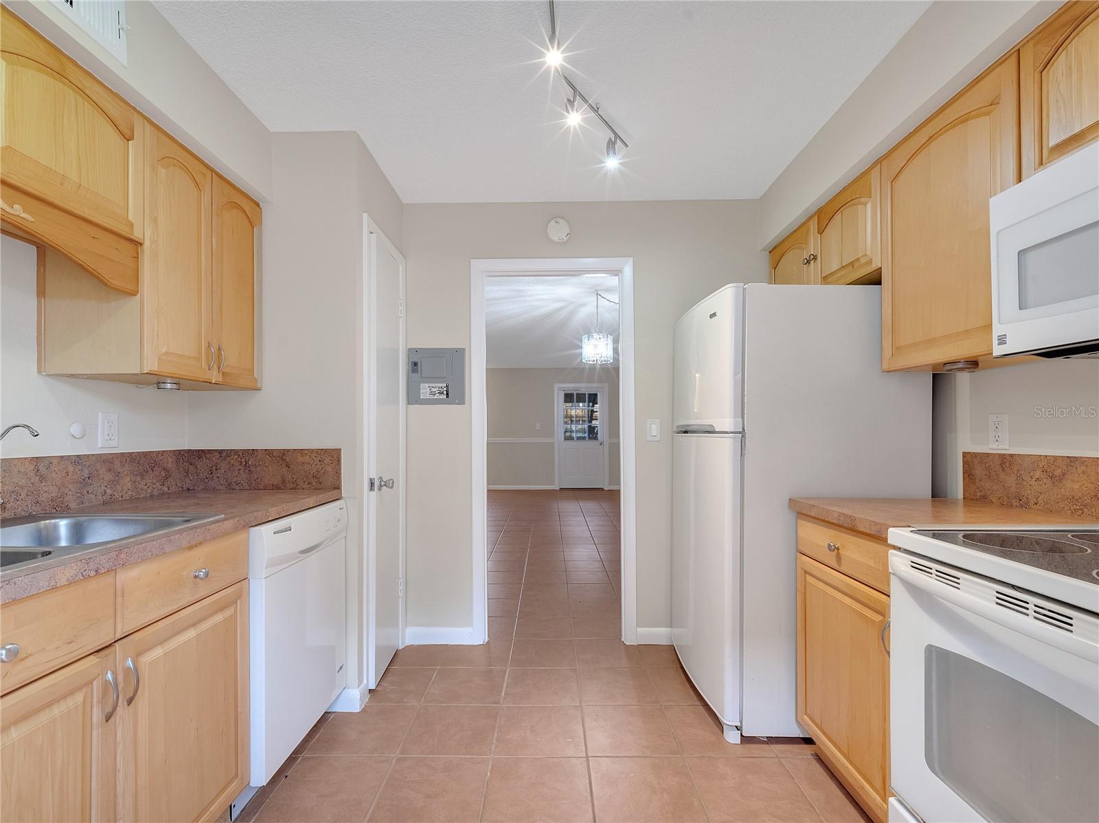Image 49 of 53 For 200 Saint Andrews Boulevard 2306