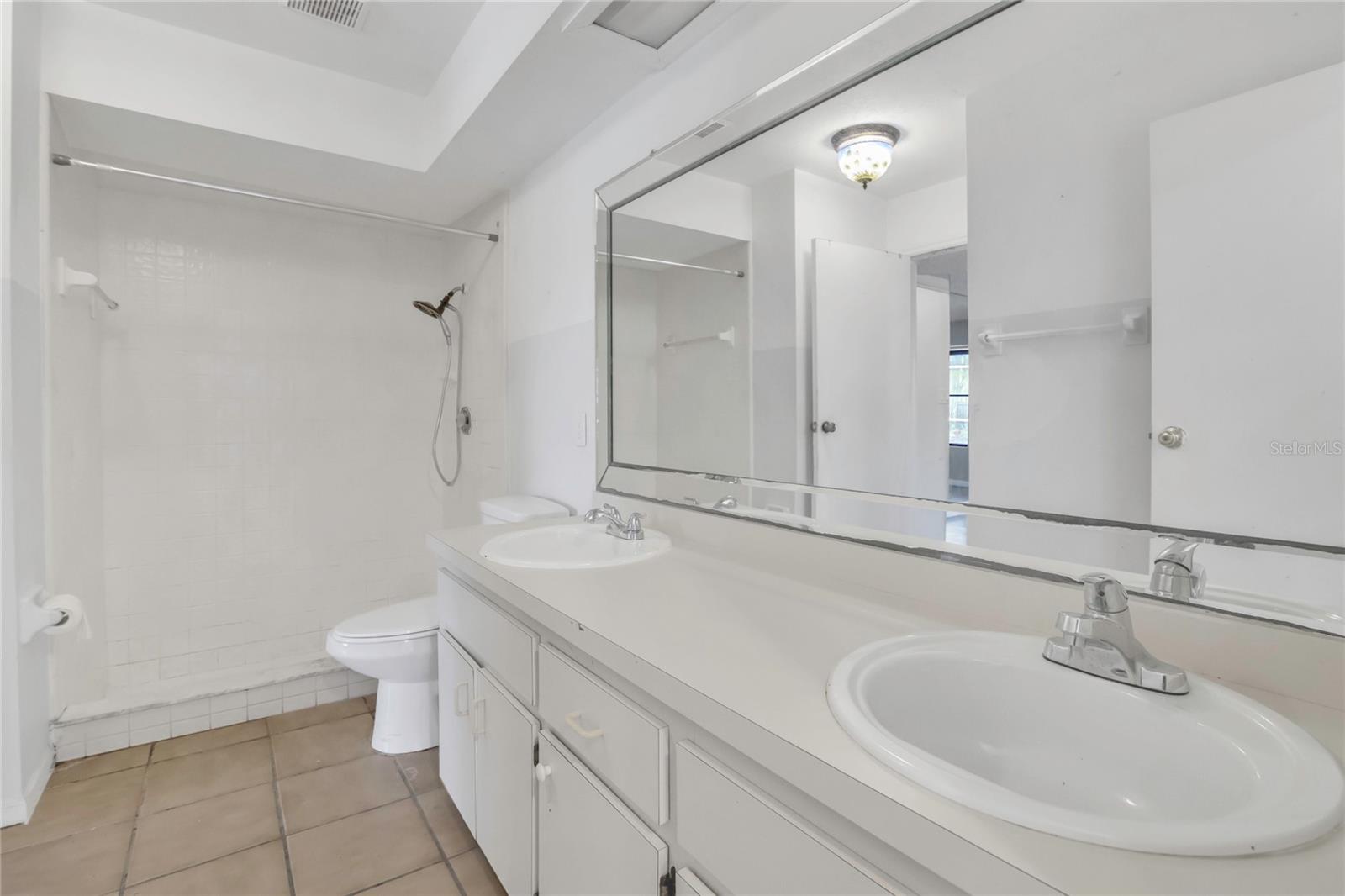 Image 11 of 29 For 4226 Cloverleaf Place