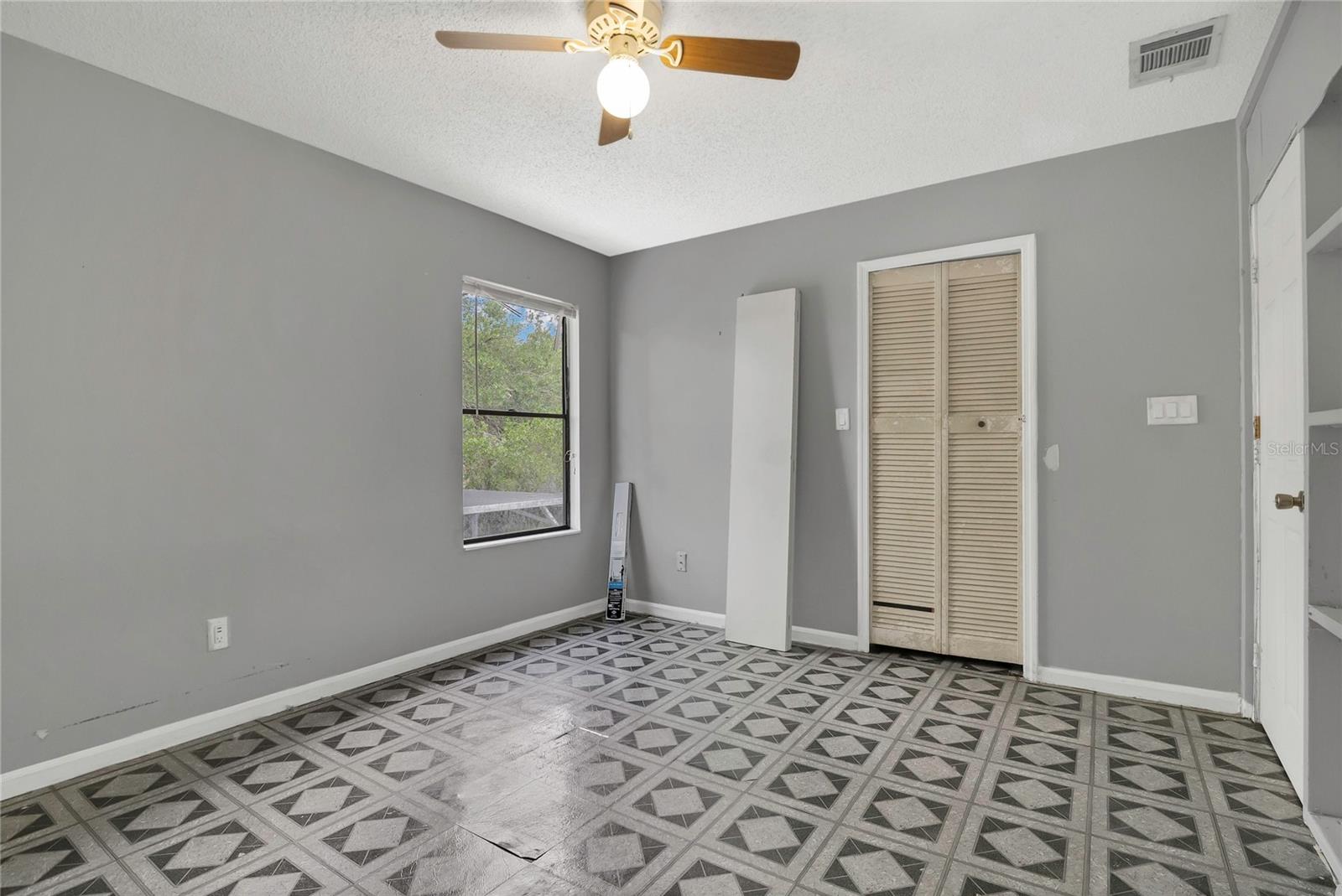 Image 12 of 29 For 4226 Cloverleaf Place