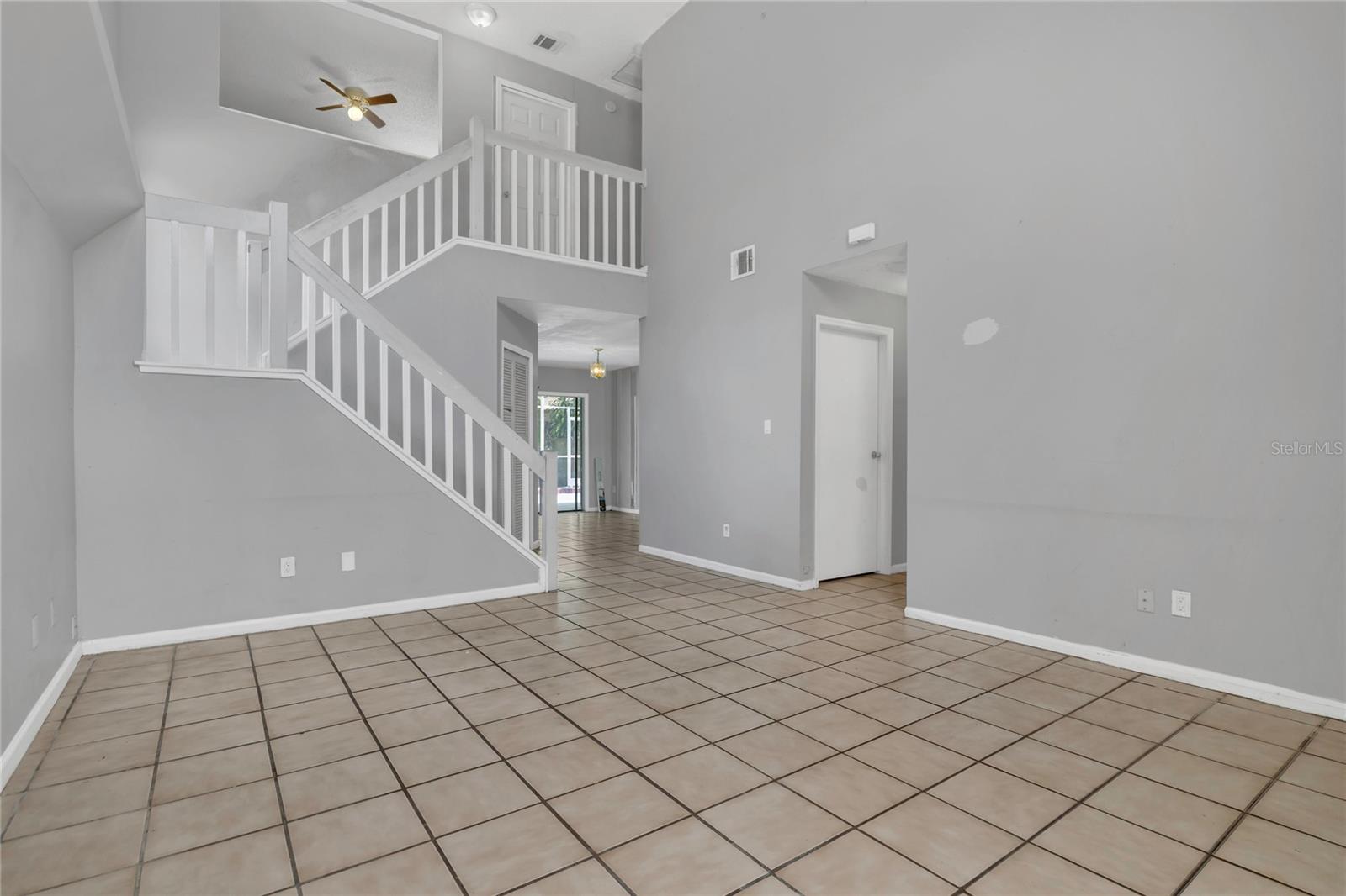 Image 4 of 29 For 4226 Cloverleaf Place