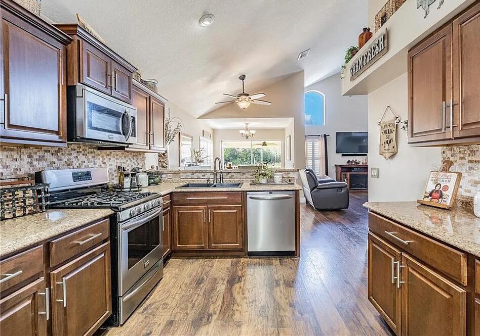 Image 5 of 27 For 31141 Harthorn Court