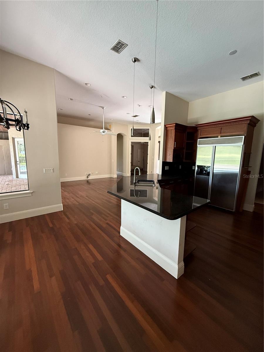 Listing photo id 17 for 708 Palenci Court