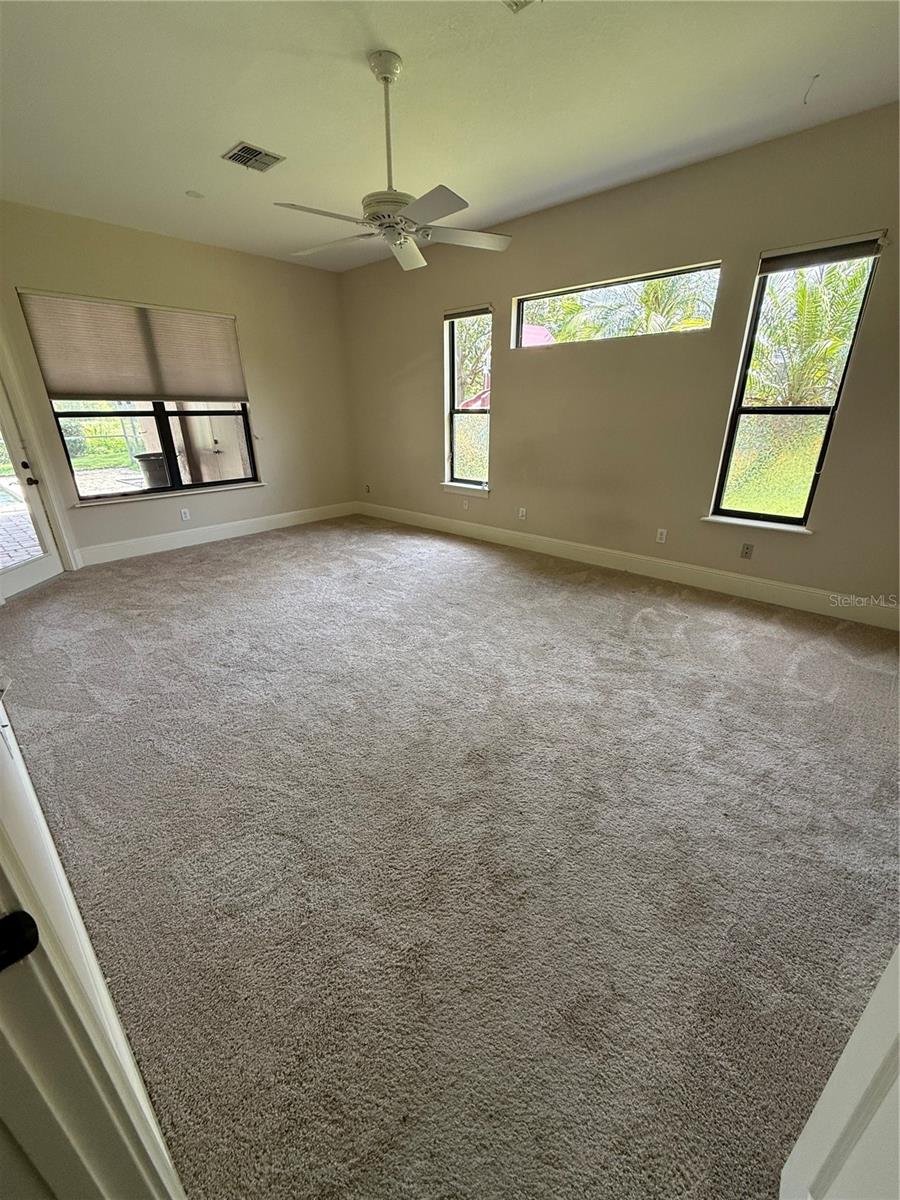 Listing photo id 21 for 708 Palenci Court