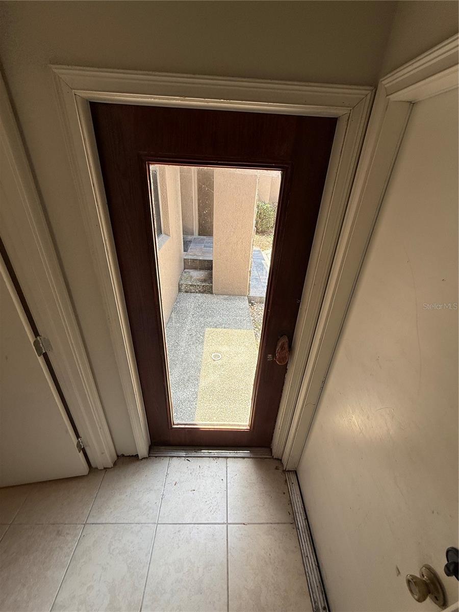 Listing photo id 43 for 708 Palenci Court