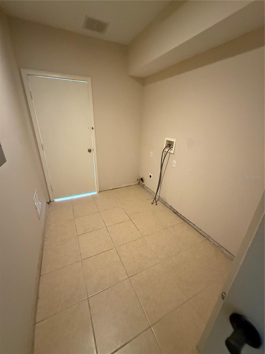 Listing photo id 44 for 708 Palenci Court