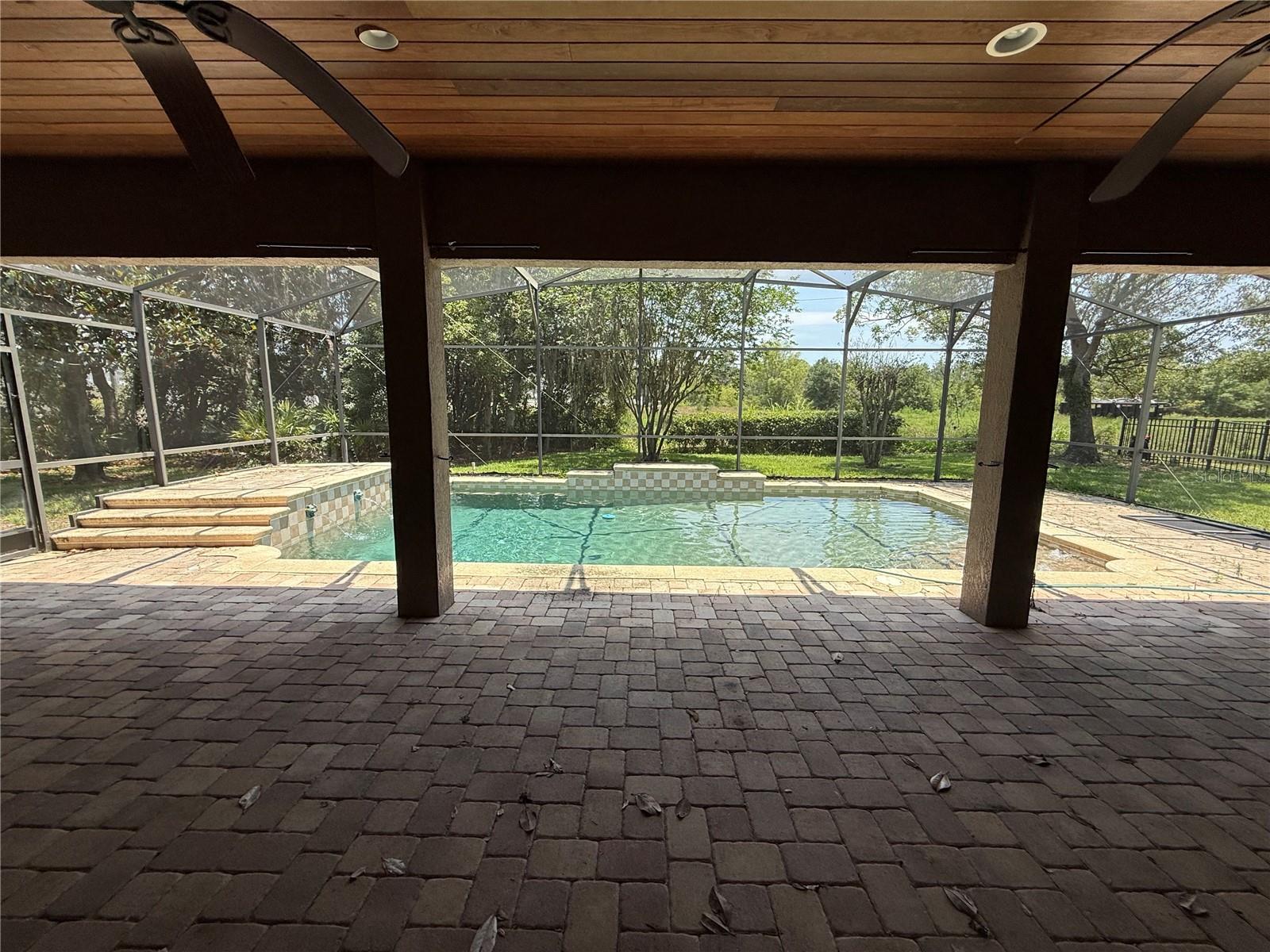 Listing photo id 48 for 708 Palenci Court