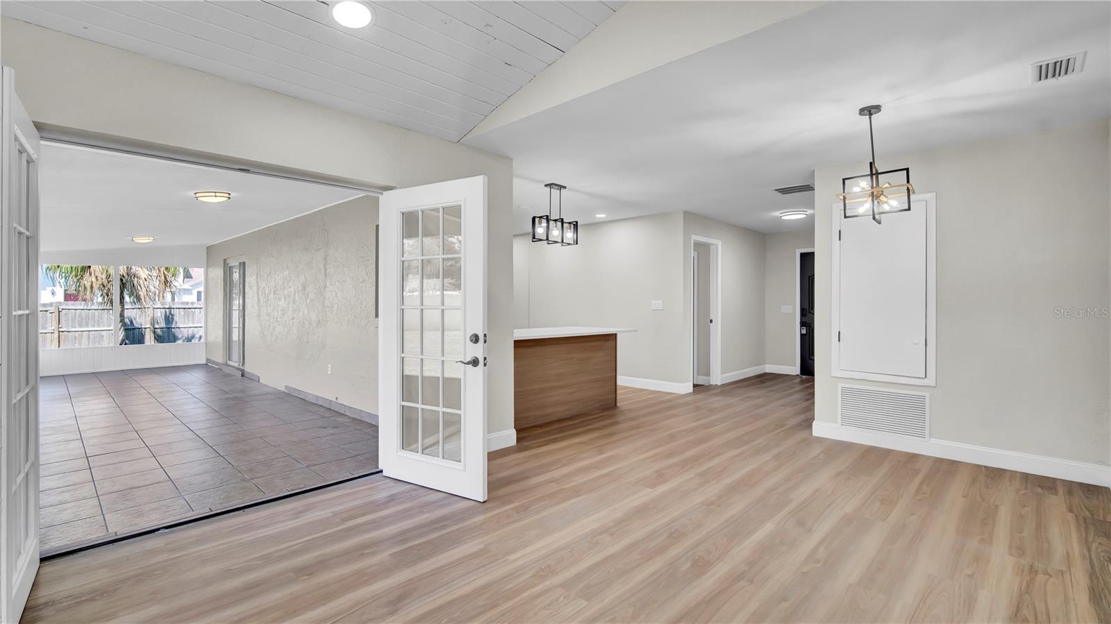 Image 21 of 28 For 1458 Heather Way