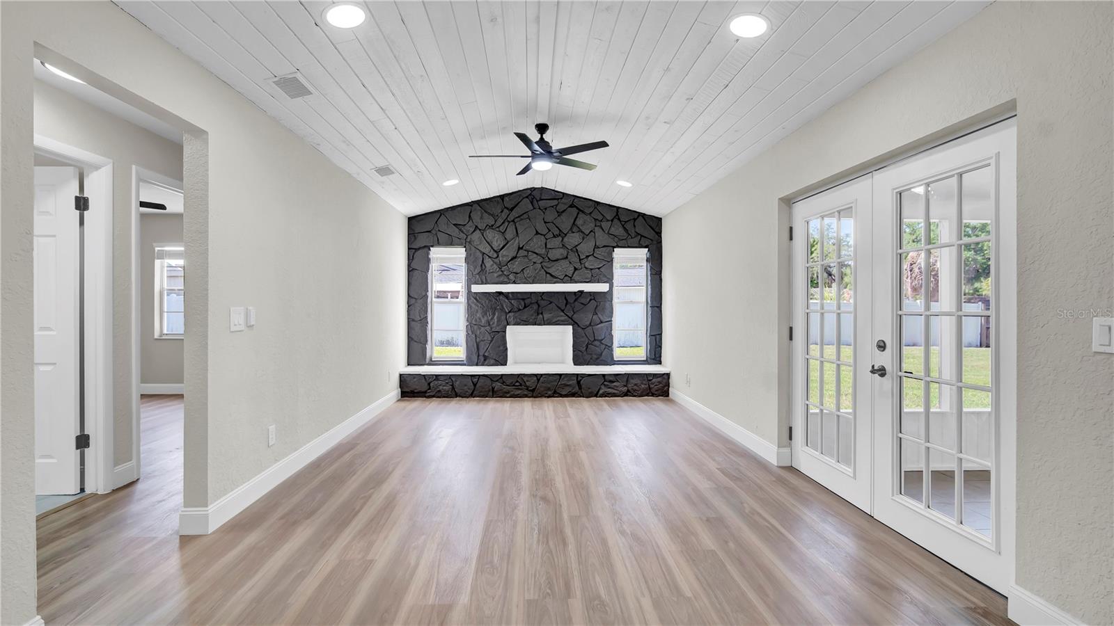 Image 4 of 28 For 1458 Heather Way