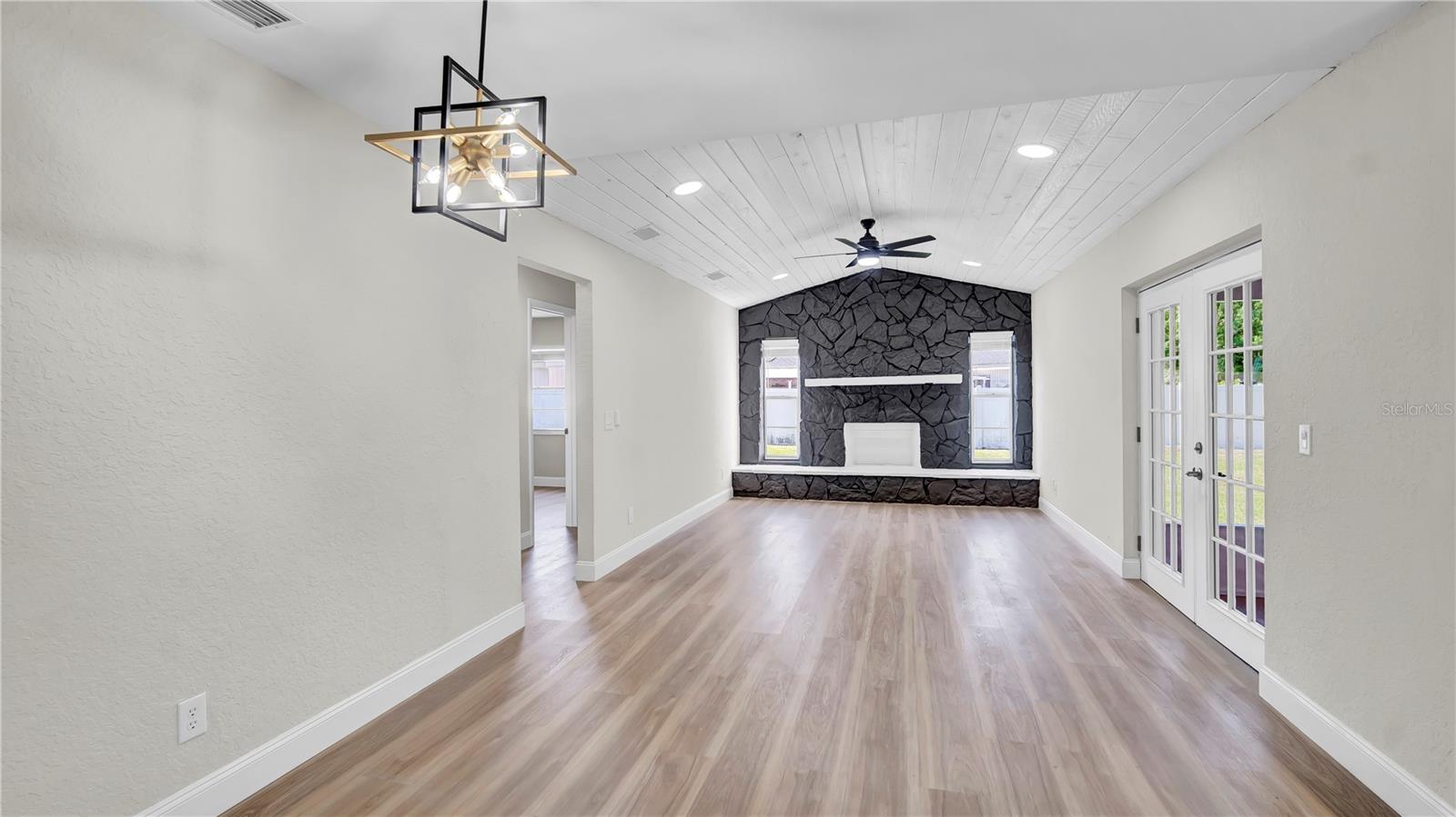 Image 5 of 28 For 1458 Heather Way