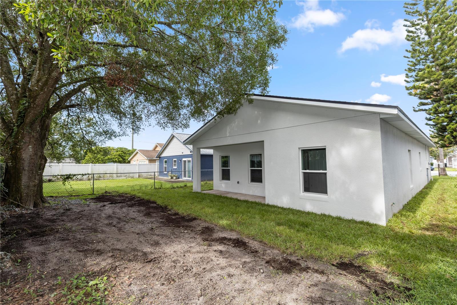 Image 19 of 21 For 354 Southern Charm Drive
