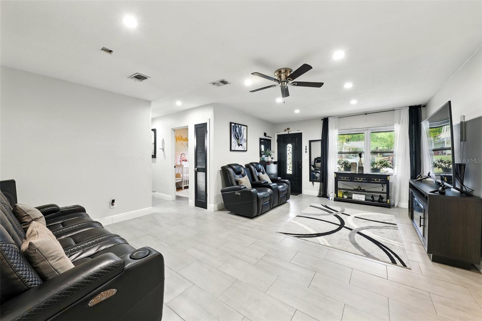 Image 5 of 24 For 810 Little Wekiwa Drive