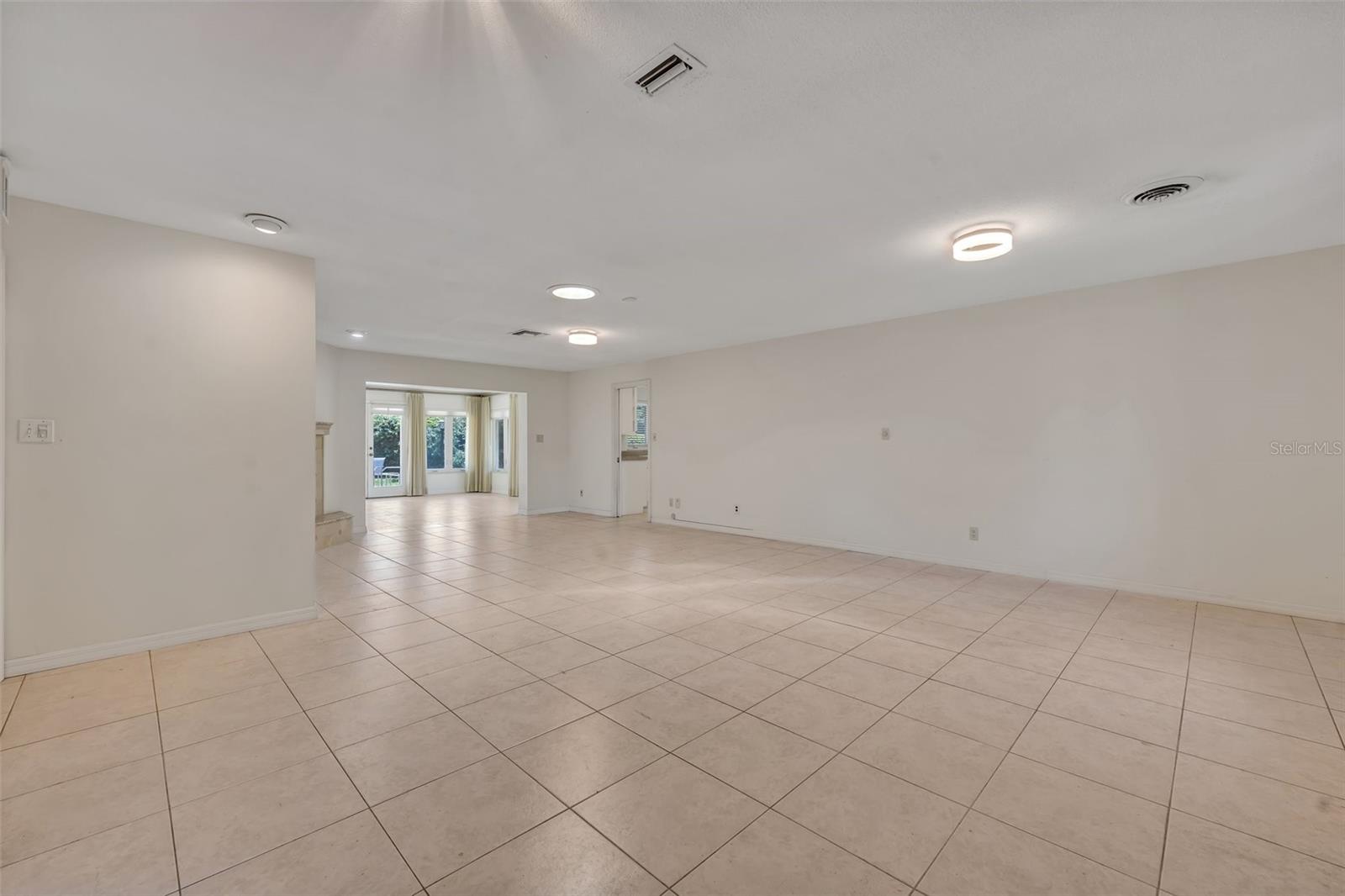Image 4 of 55 For 309 Park North Court
