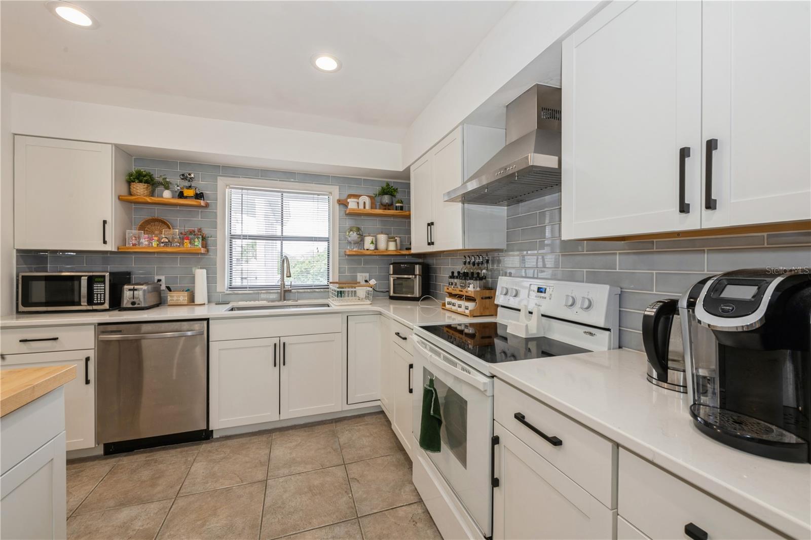 Image 23 of 44 For 5125 Cypress Creek Drive 2