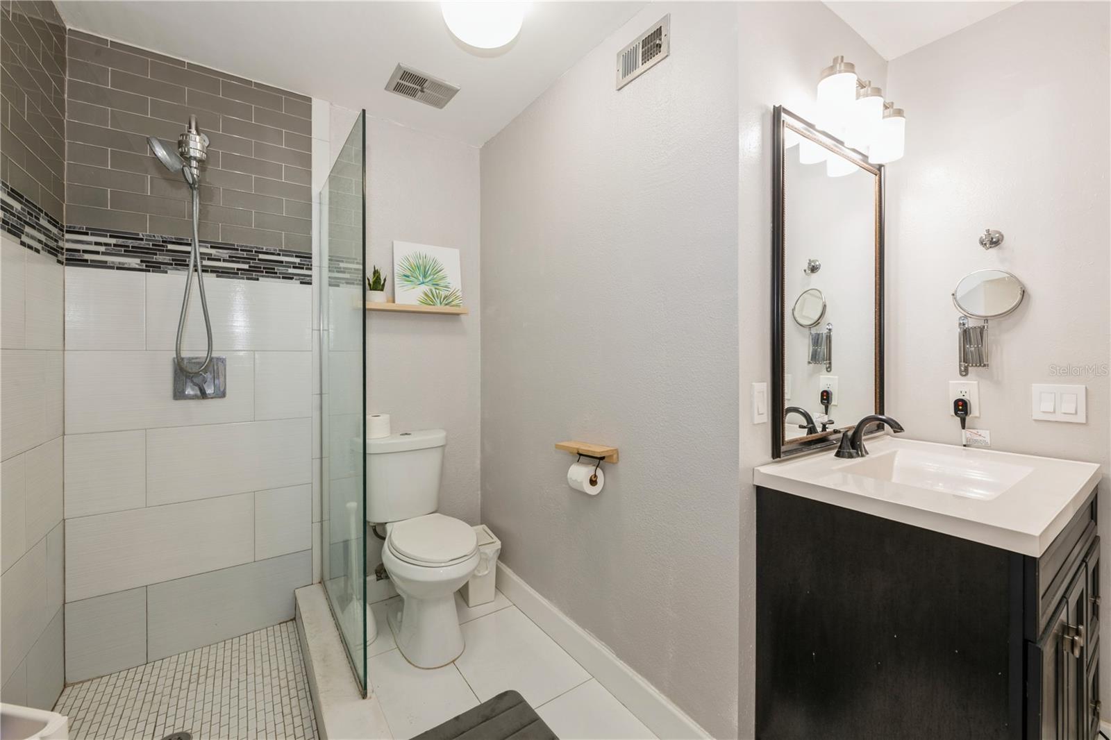 Image 32 of 44 For 5125 Cypress Creek Drive 2