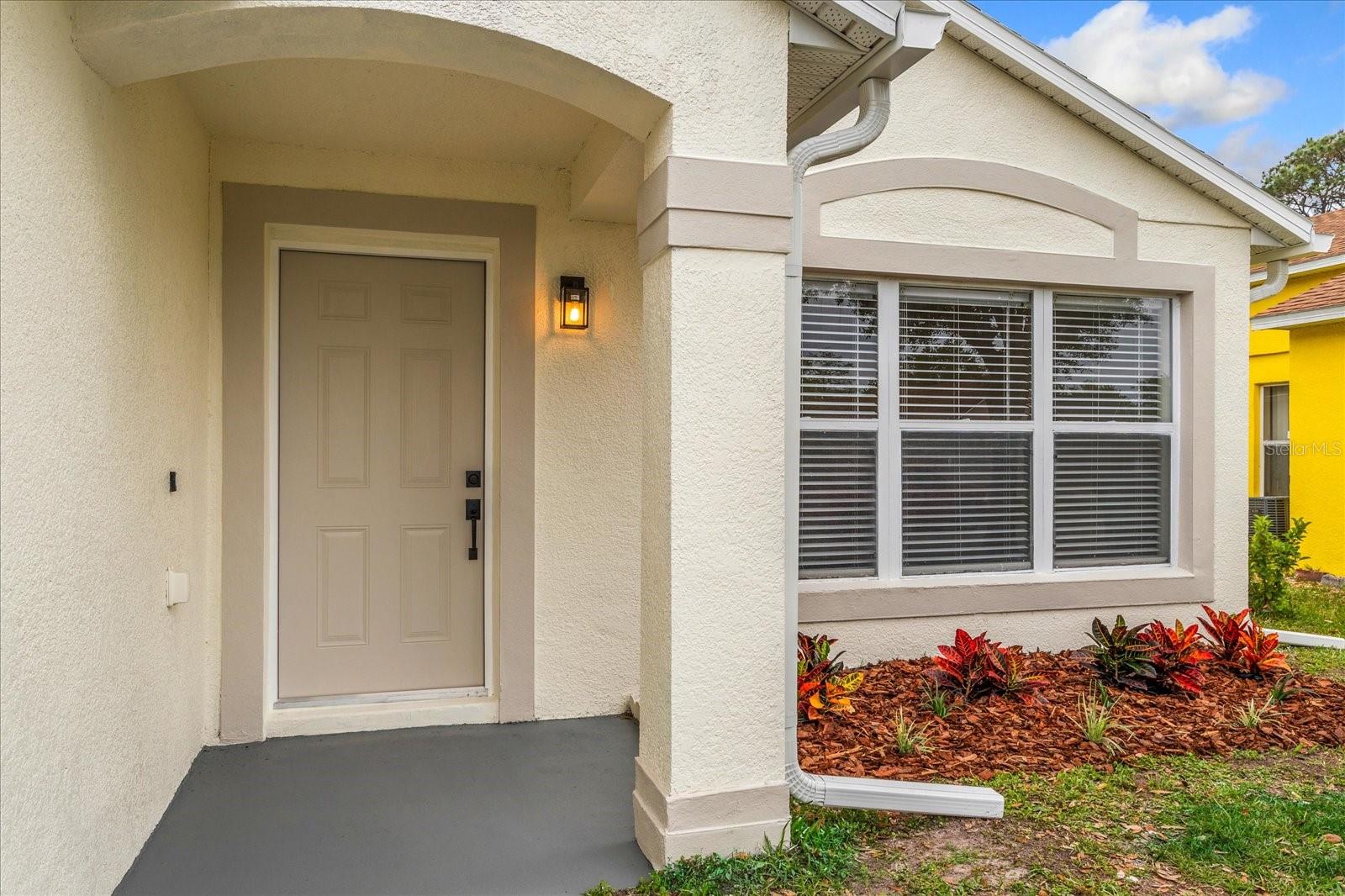 Image 2 of 15 For 689 Palmera Street